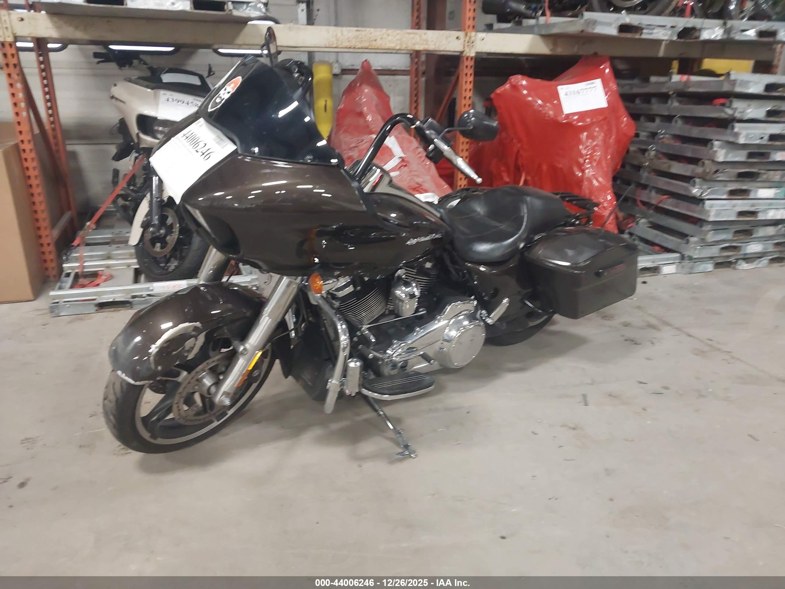 HARLEY-DAVIDSON FLTRX image 2