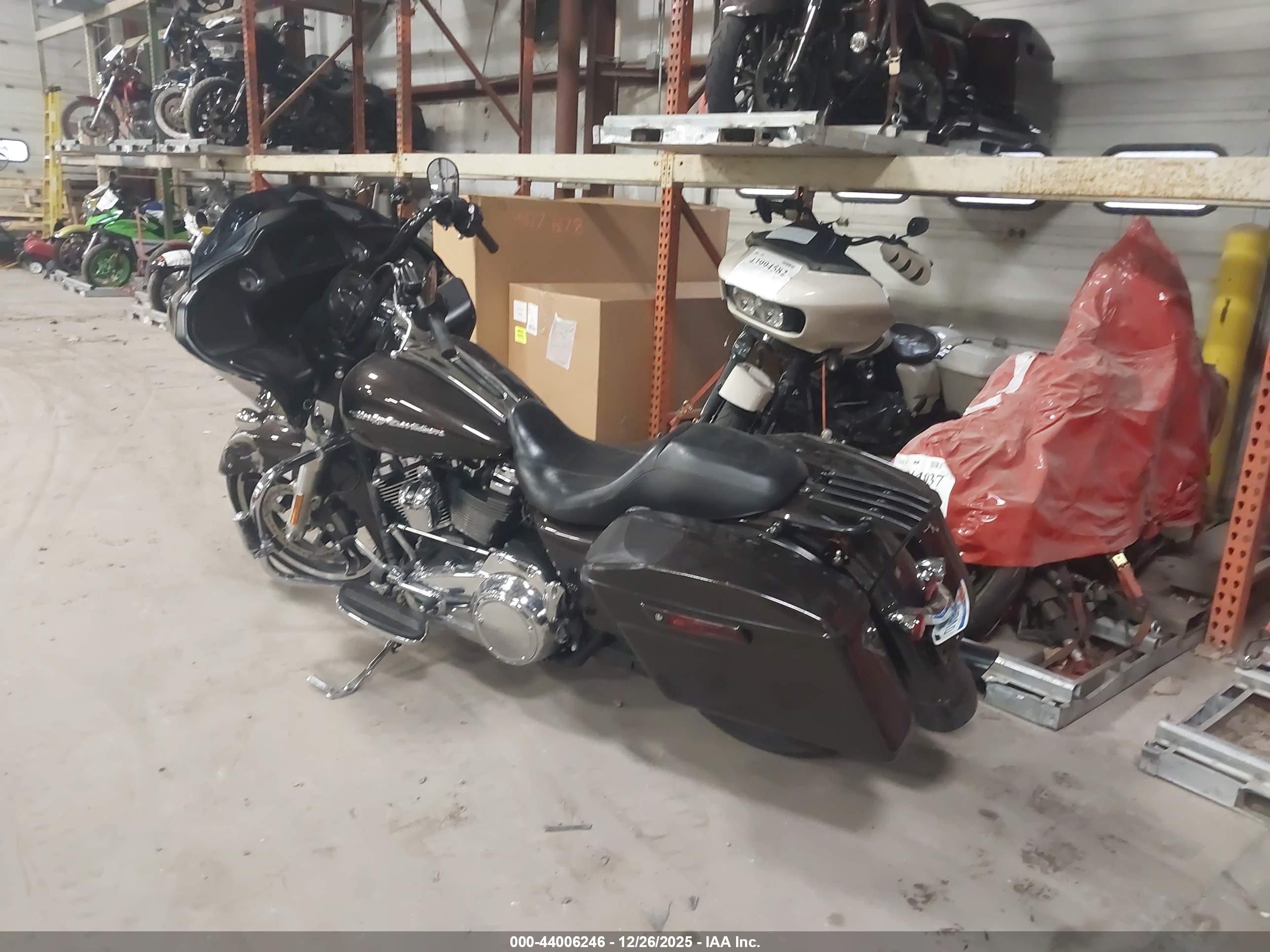 HARLEY-DAVIDSON FLTRX image 3