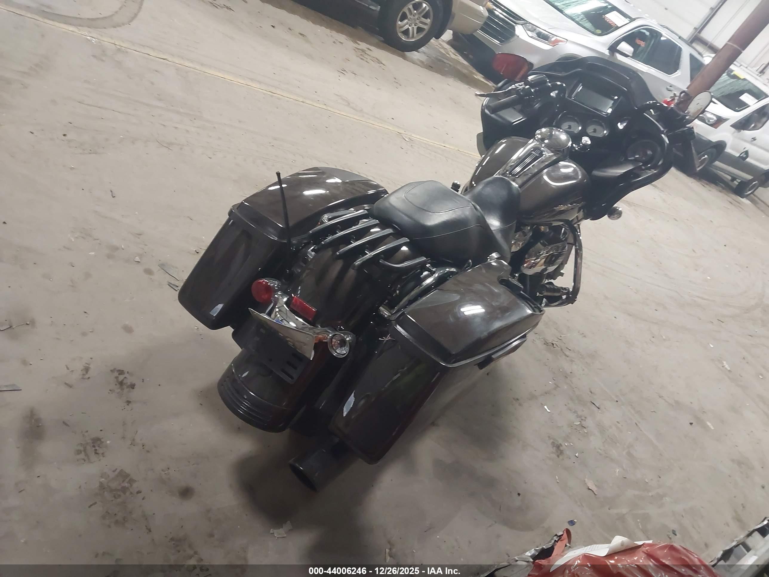 HARLEY-DAVIDSON FLTRX image 4