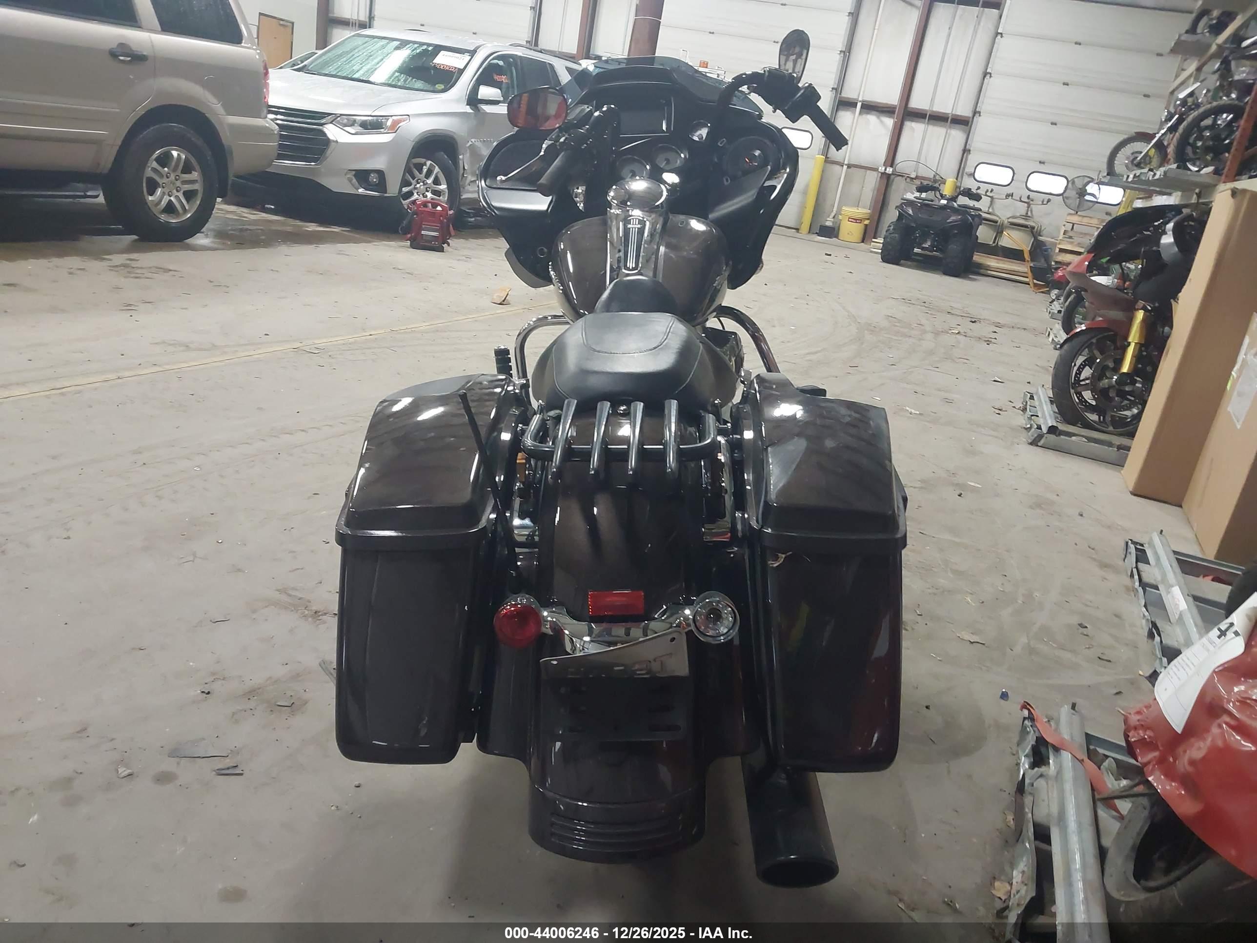 HARLEY-DAVIDSON FLTRX image 6