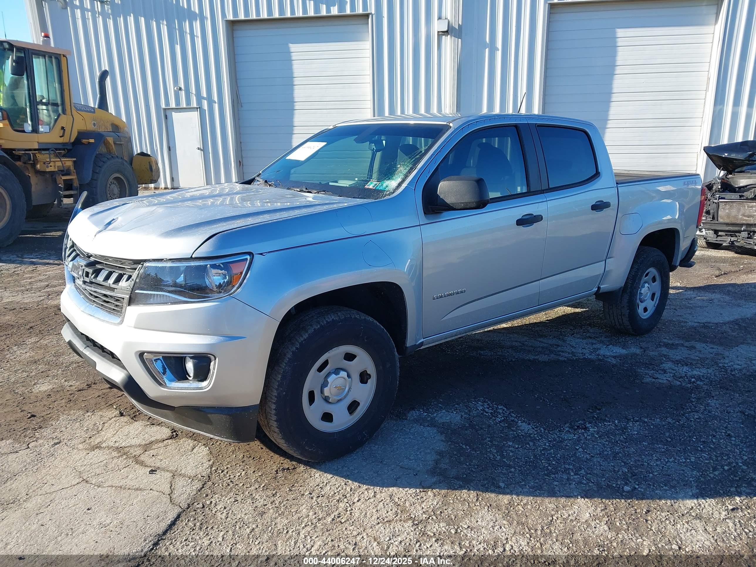 CHEVROLET COLORADO image 2