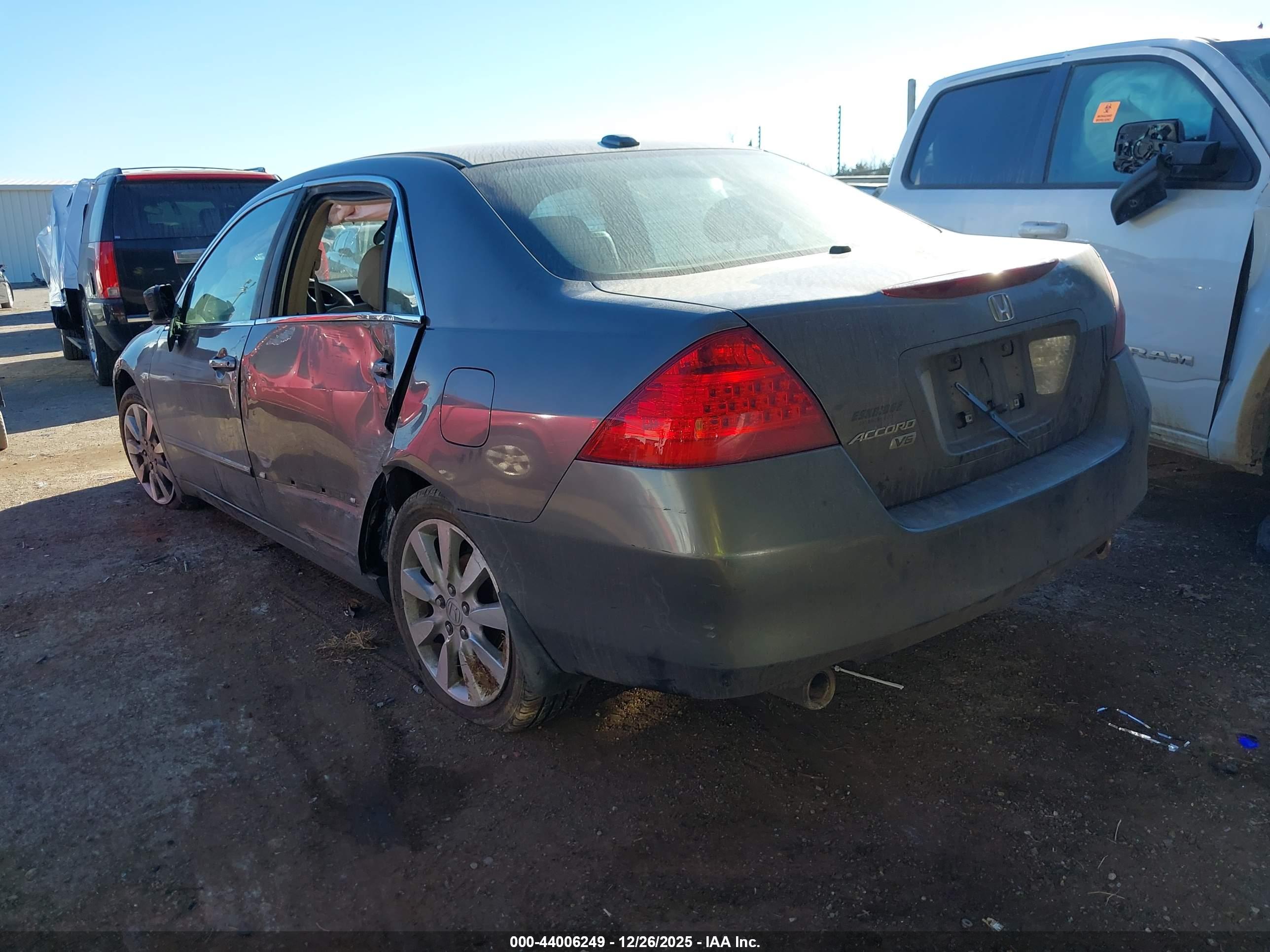 HONDA ACCORD image 3
