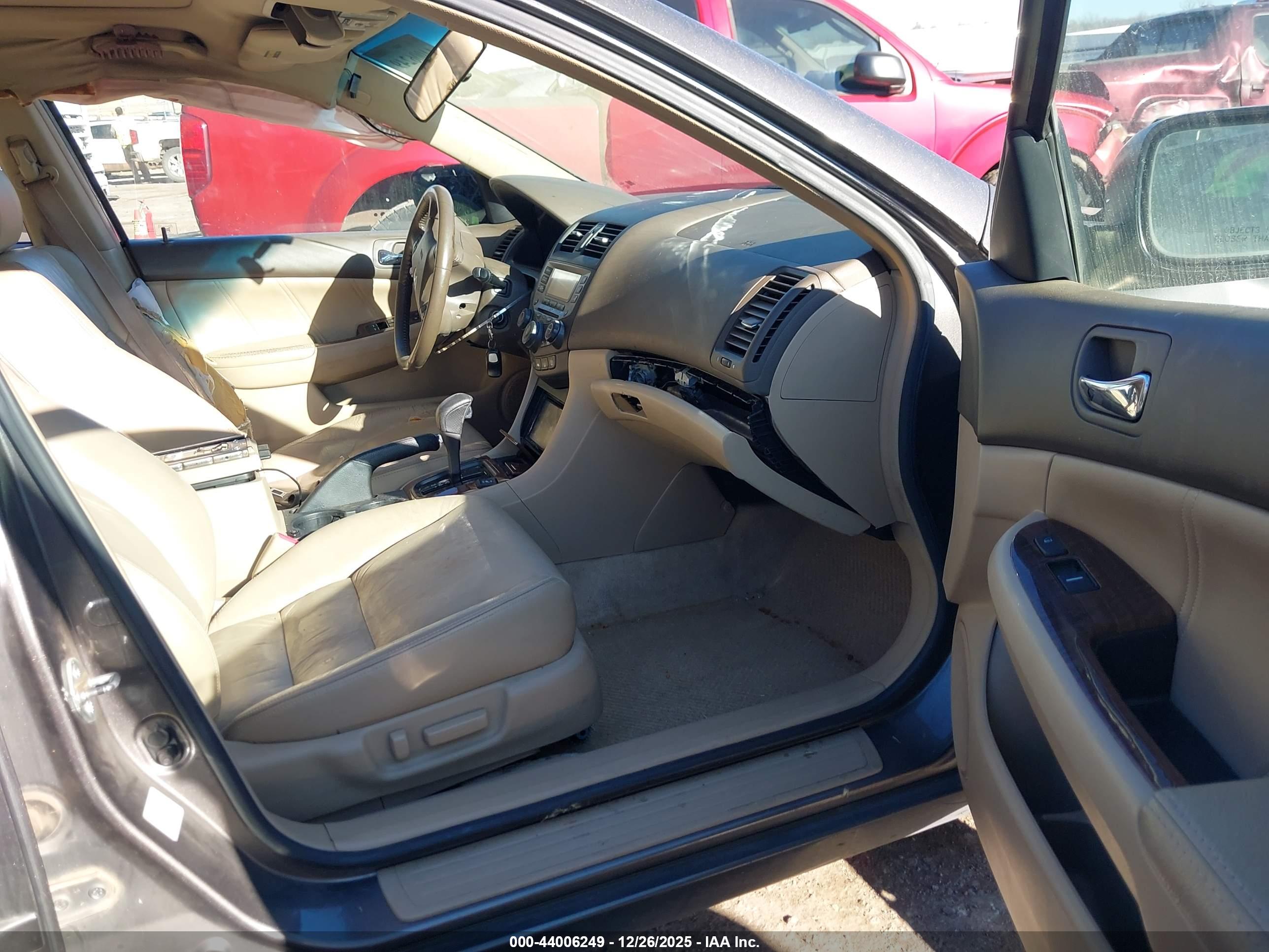 HONDA ACCORD image 5