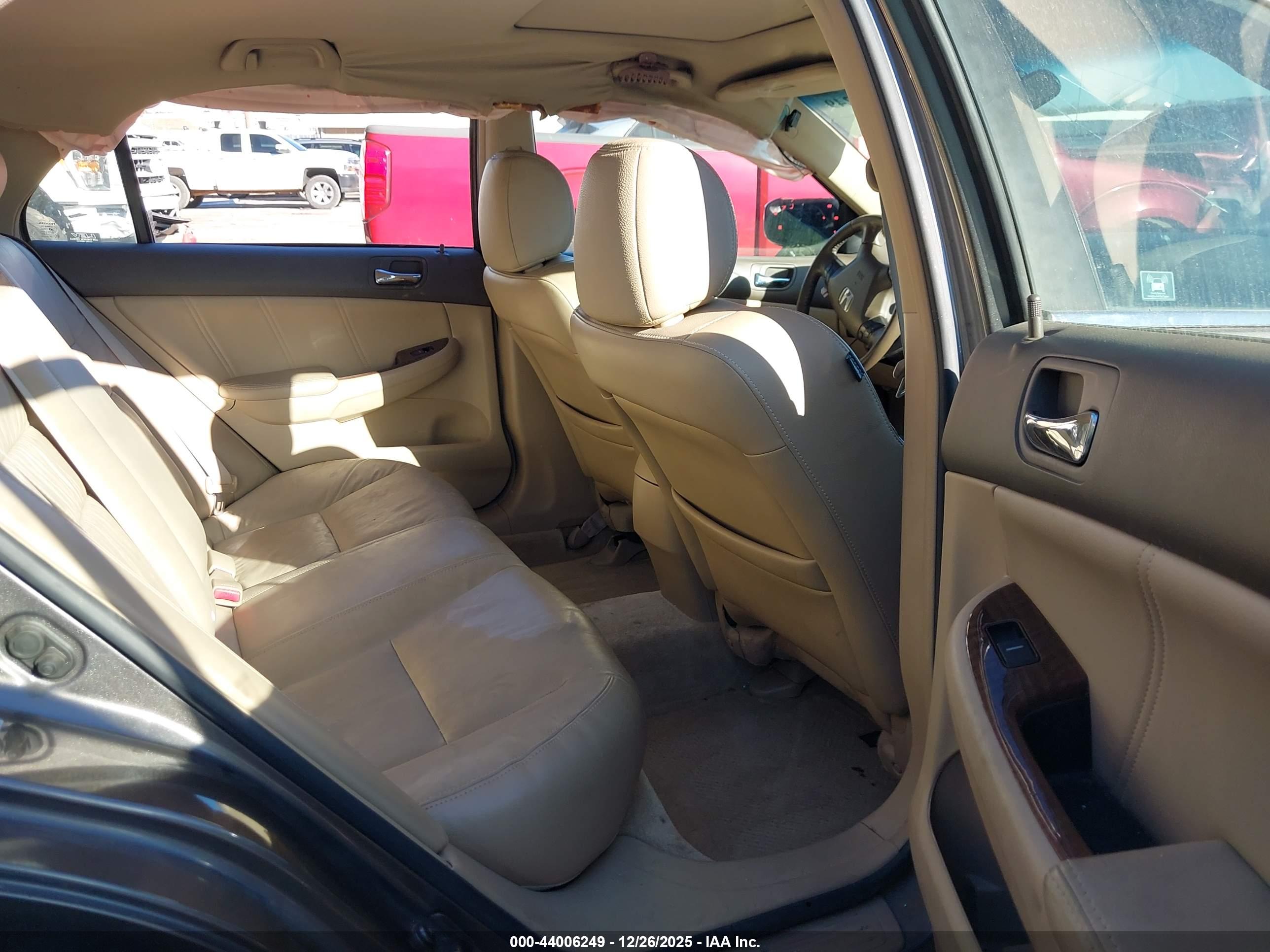 HONDA ACCORD image 8