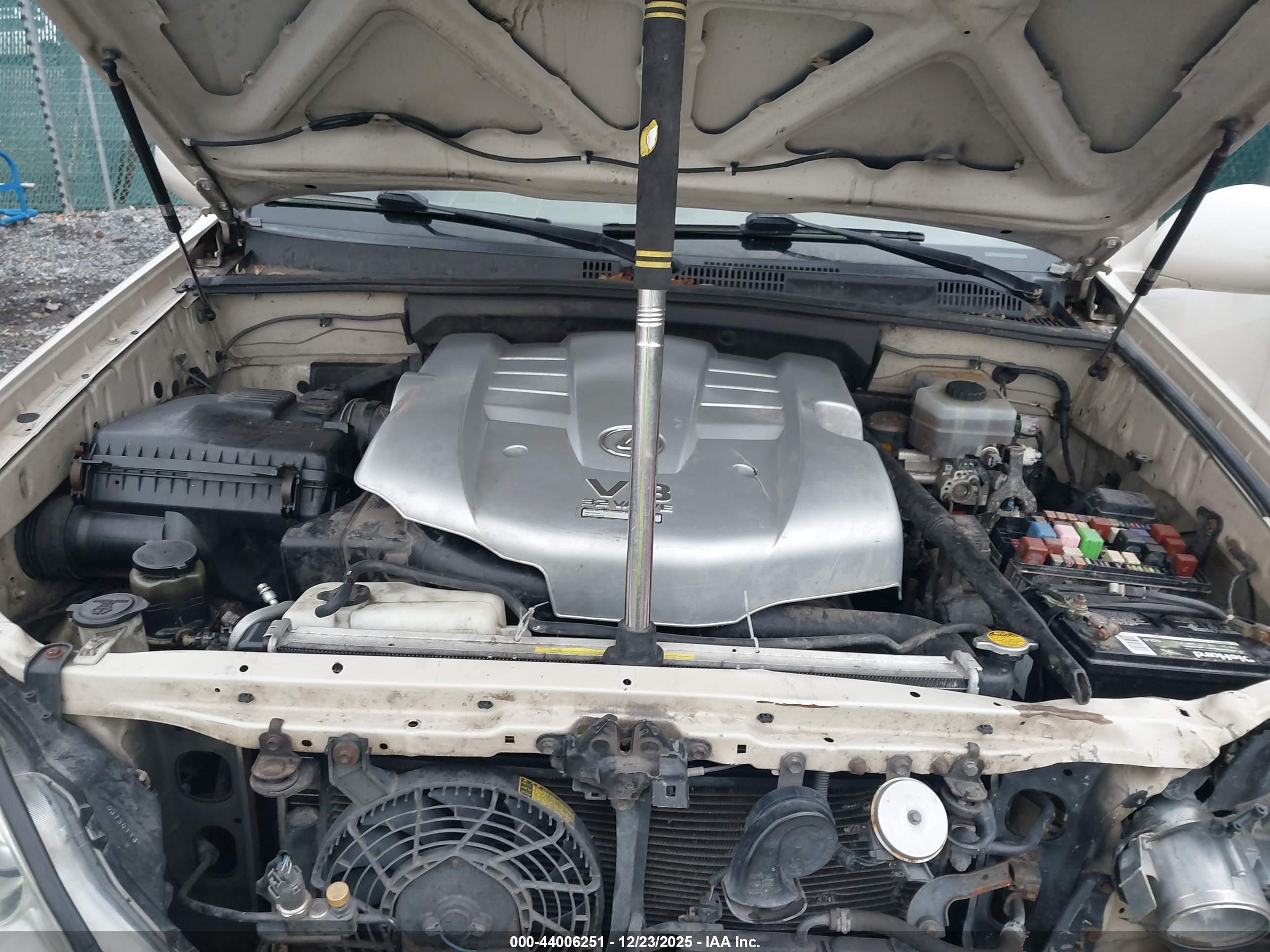 LEXUS GX image 10
