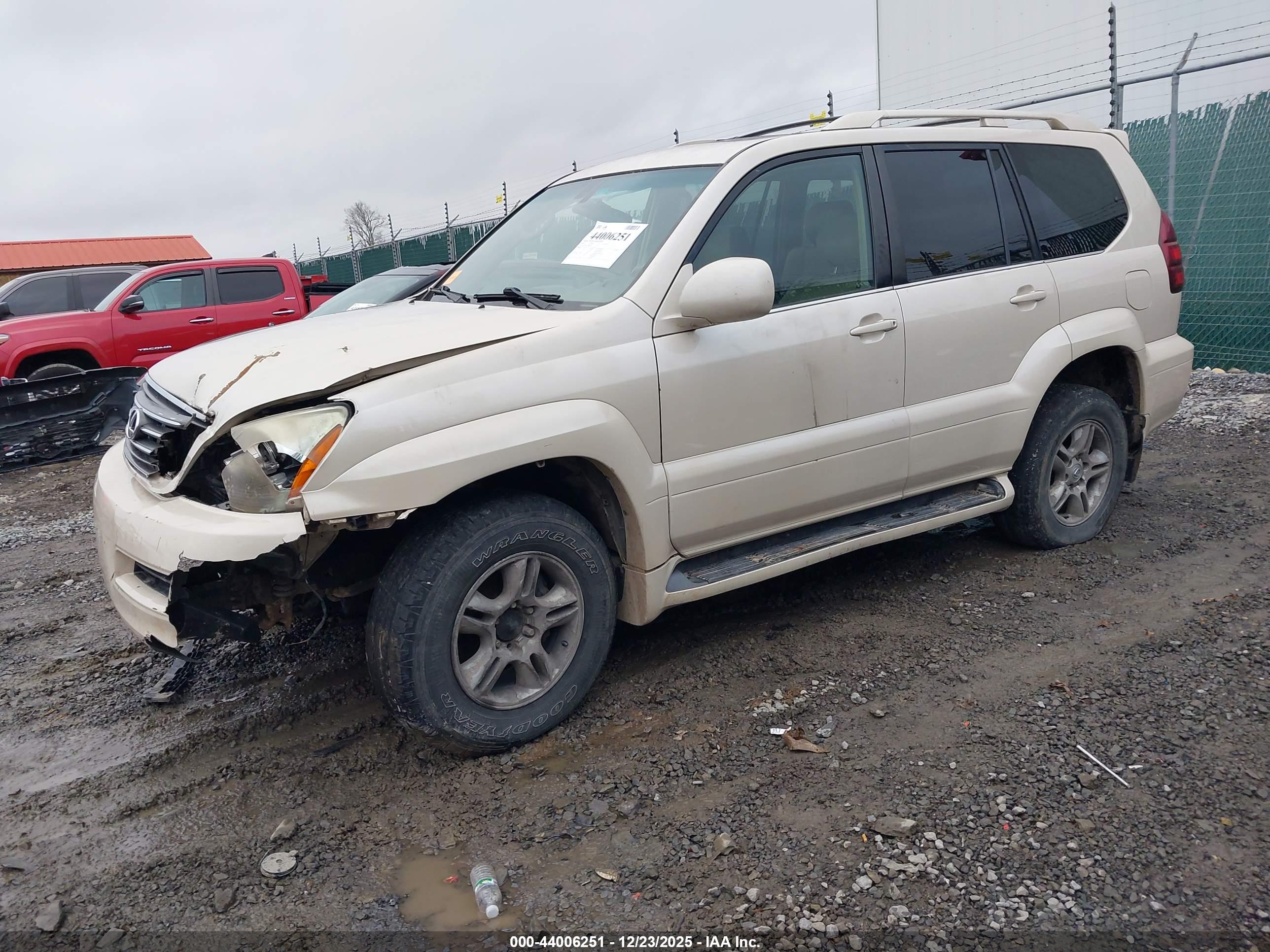 LEXUS GX image 2