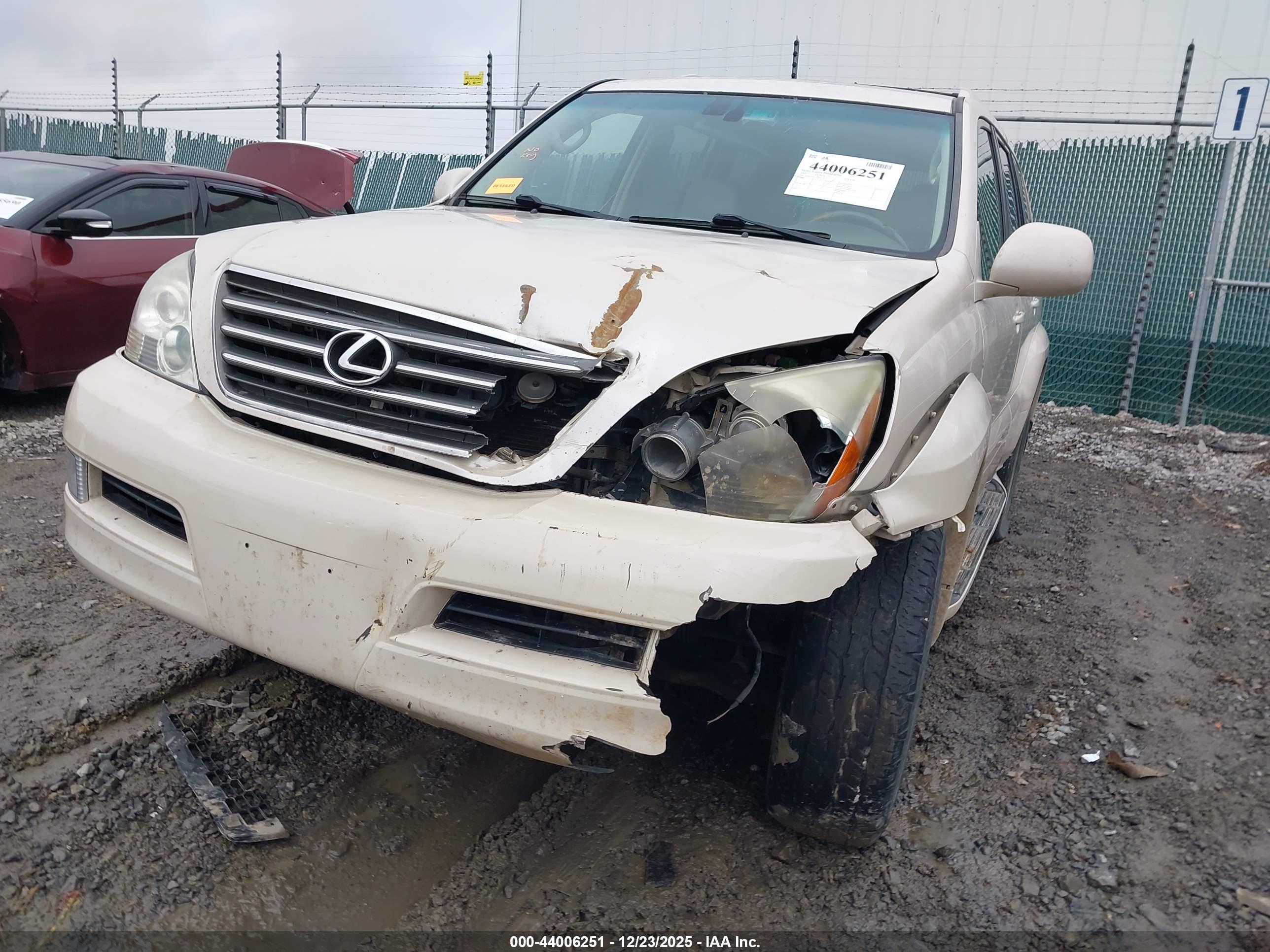 LEXUS GX image 6