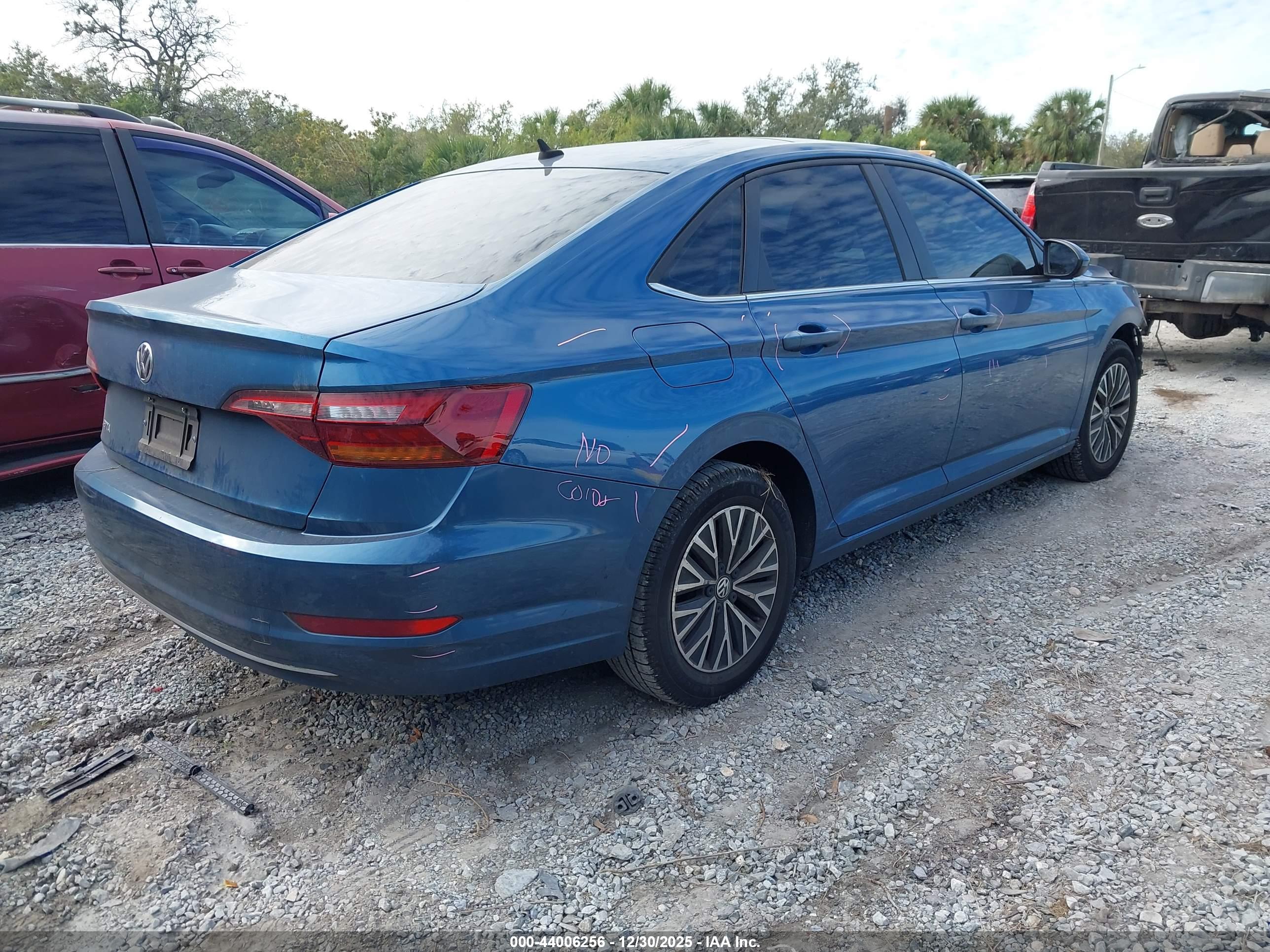 VOLKSWAGEN JETTA image 4