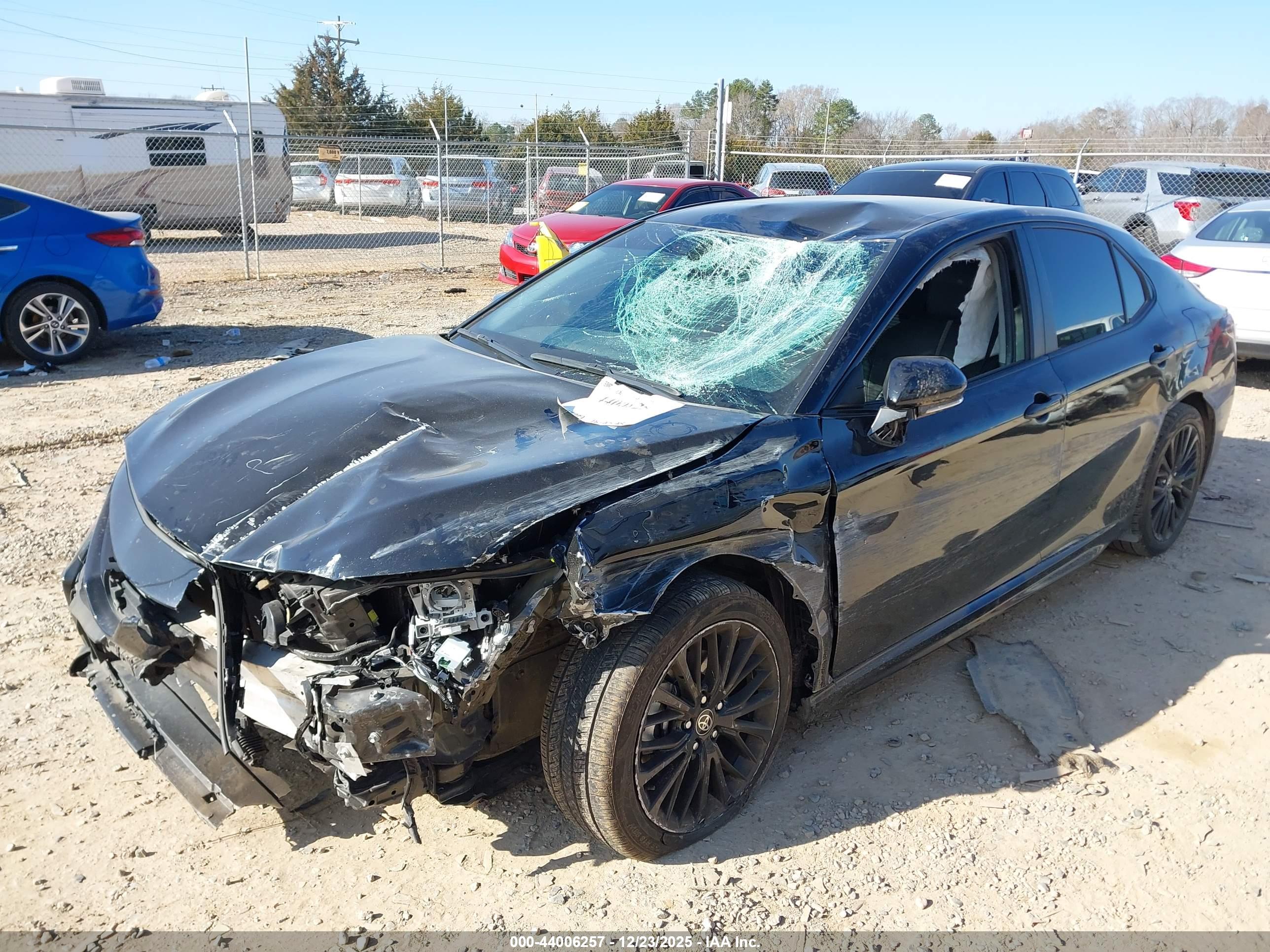 TOYOTA CAMRY image 2