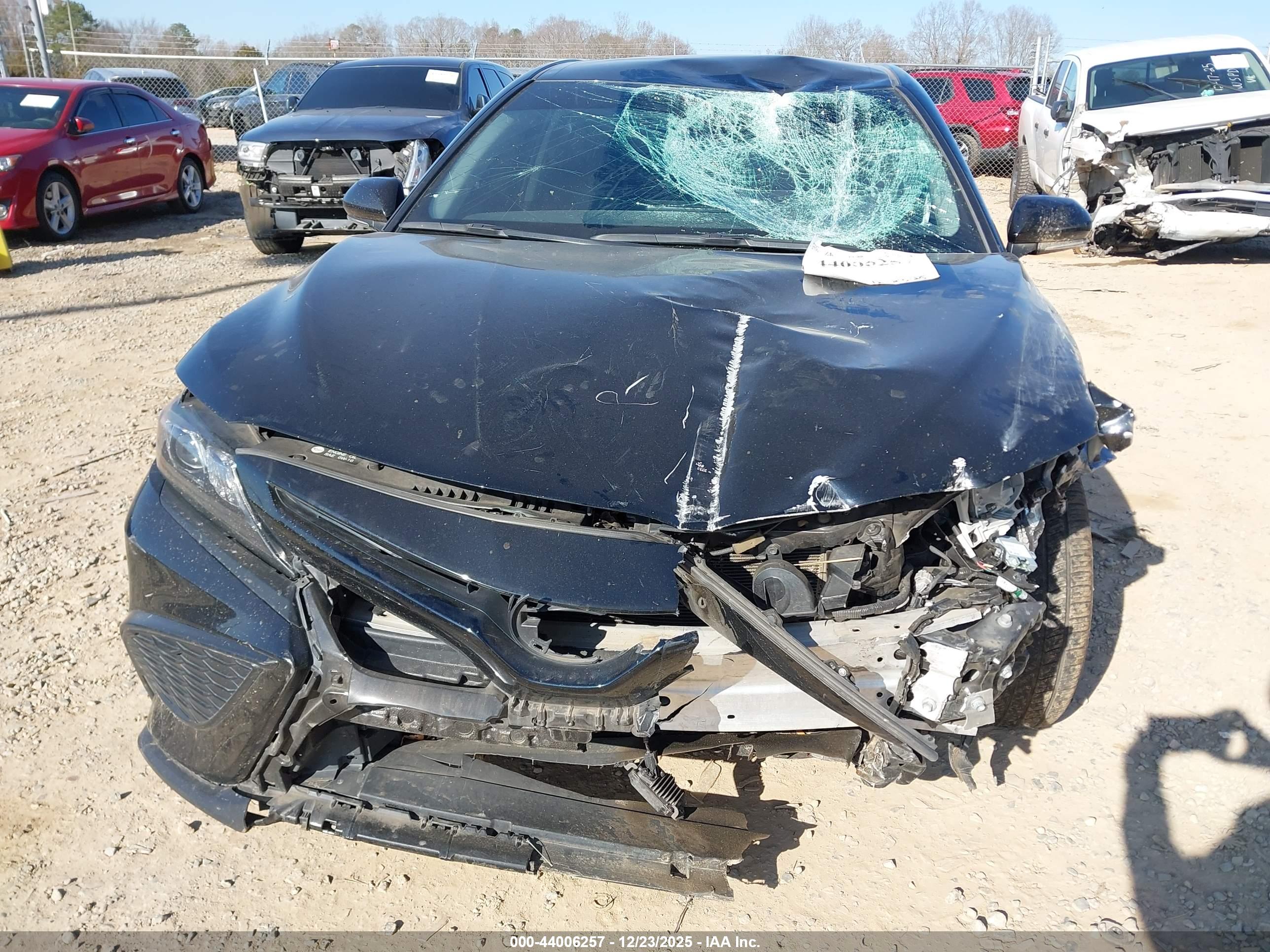 TOYOTA CAMRY image 6