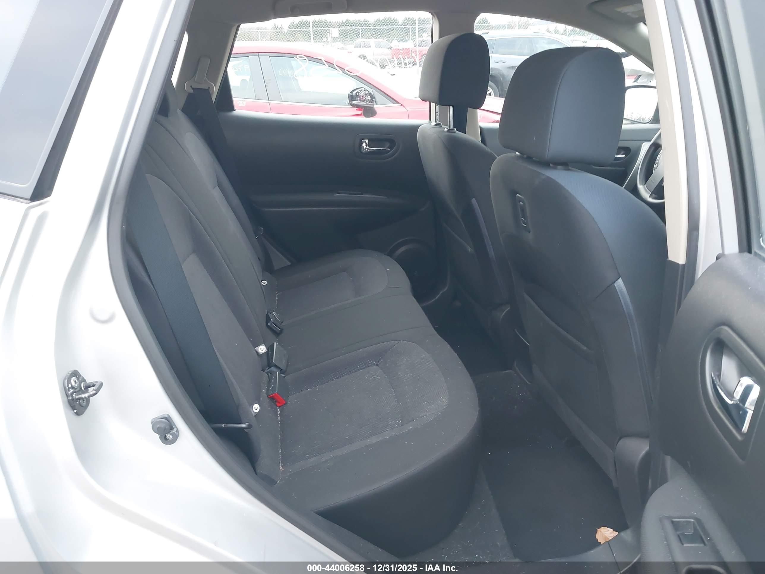 NISSAN ROGUE image 8