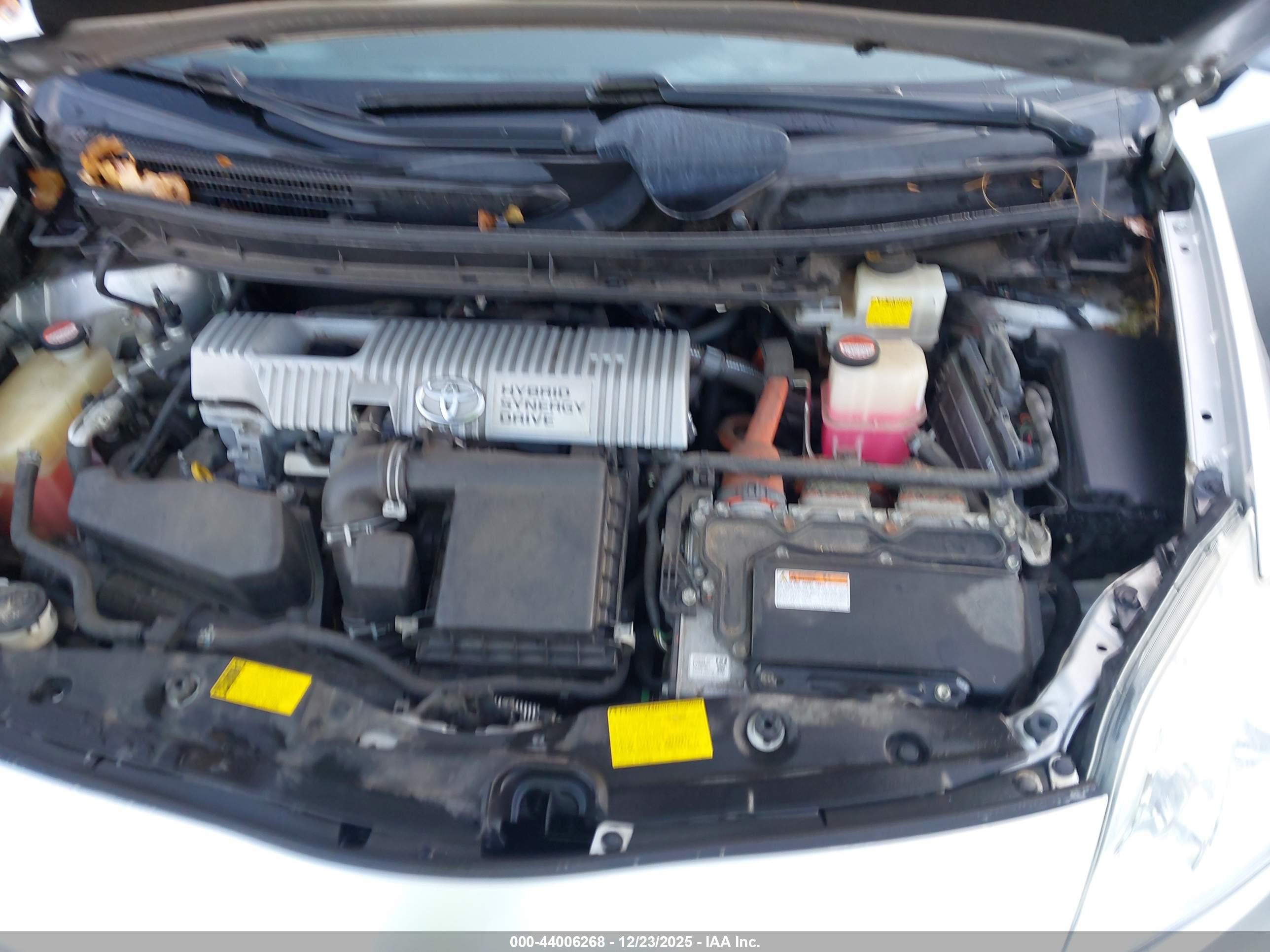 TOYOTA PRIUS image 10