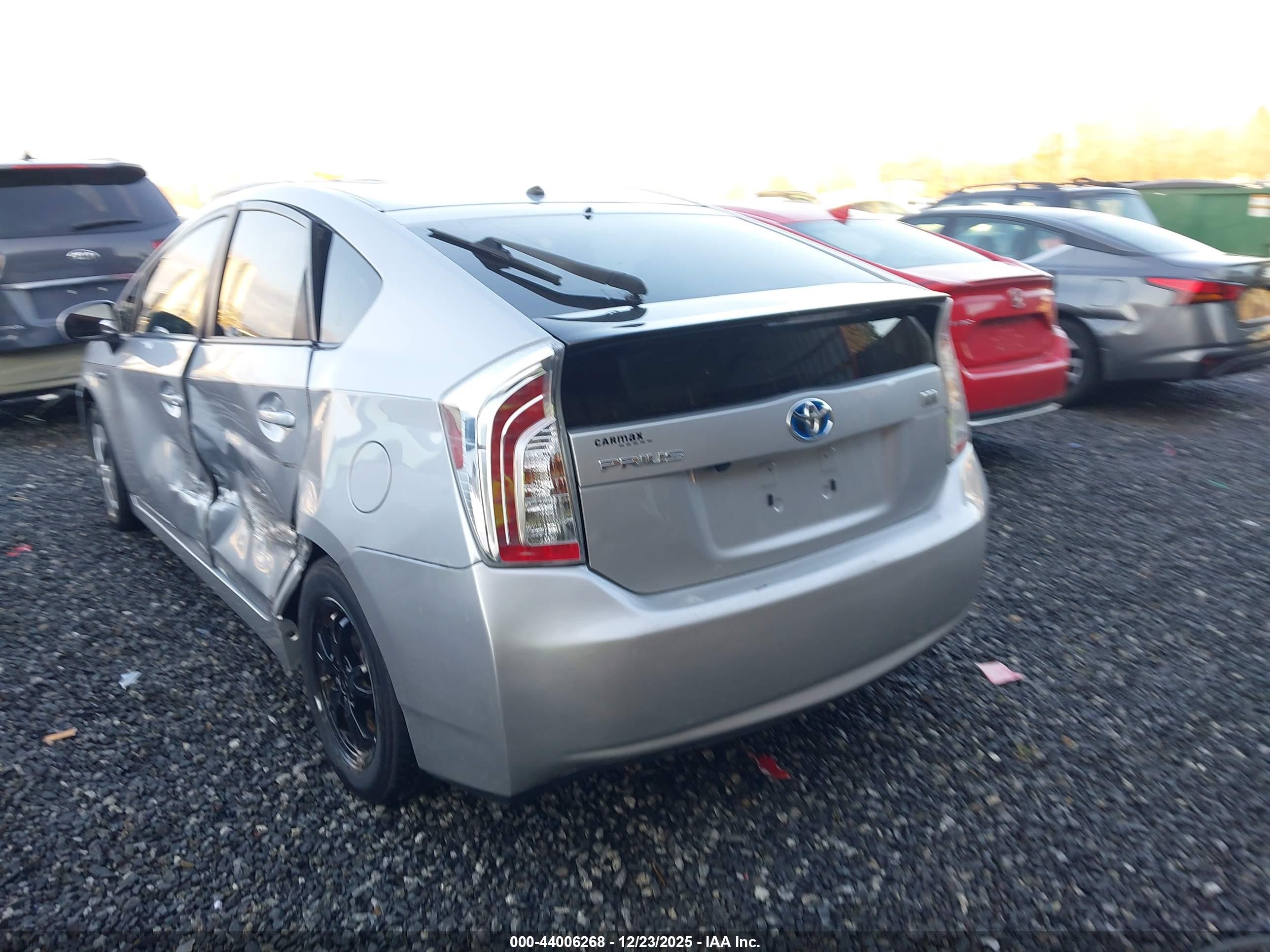 TOYOTA PRIUS image 3