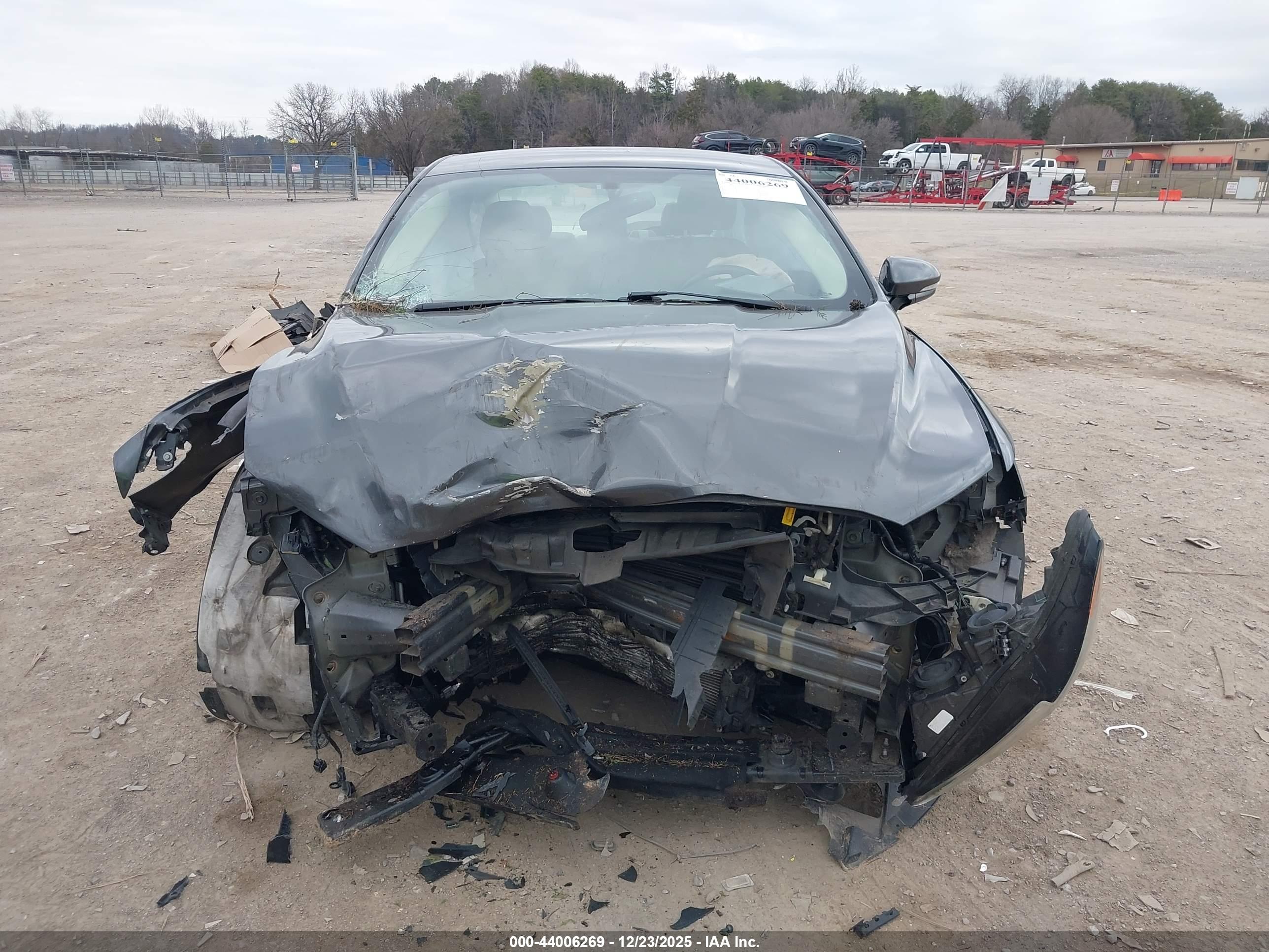 FORD FUSION image 6