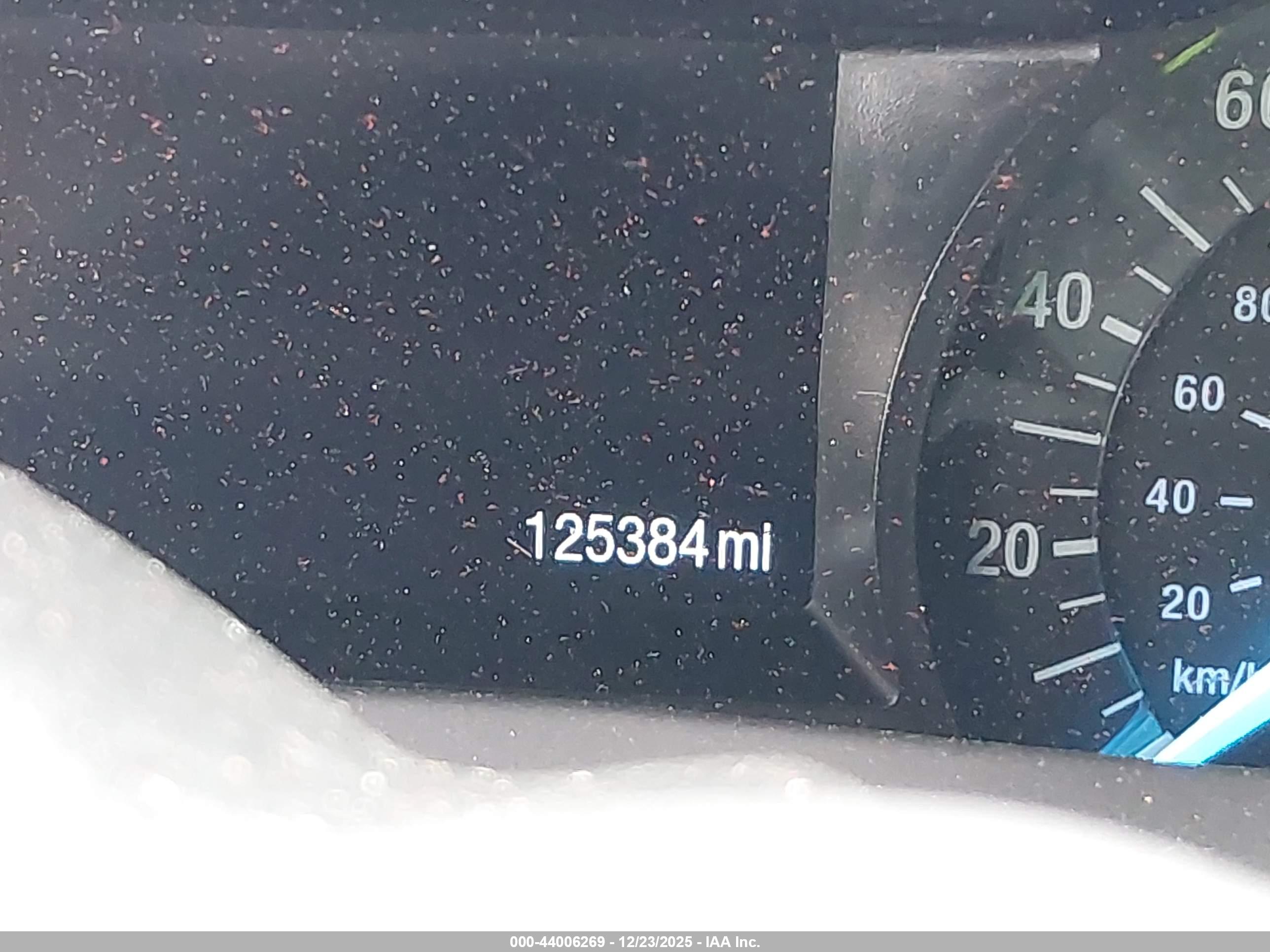 FORD FUSION image 7
