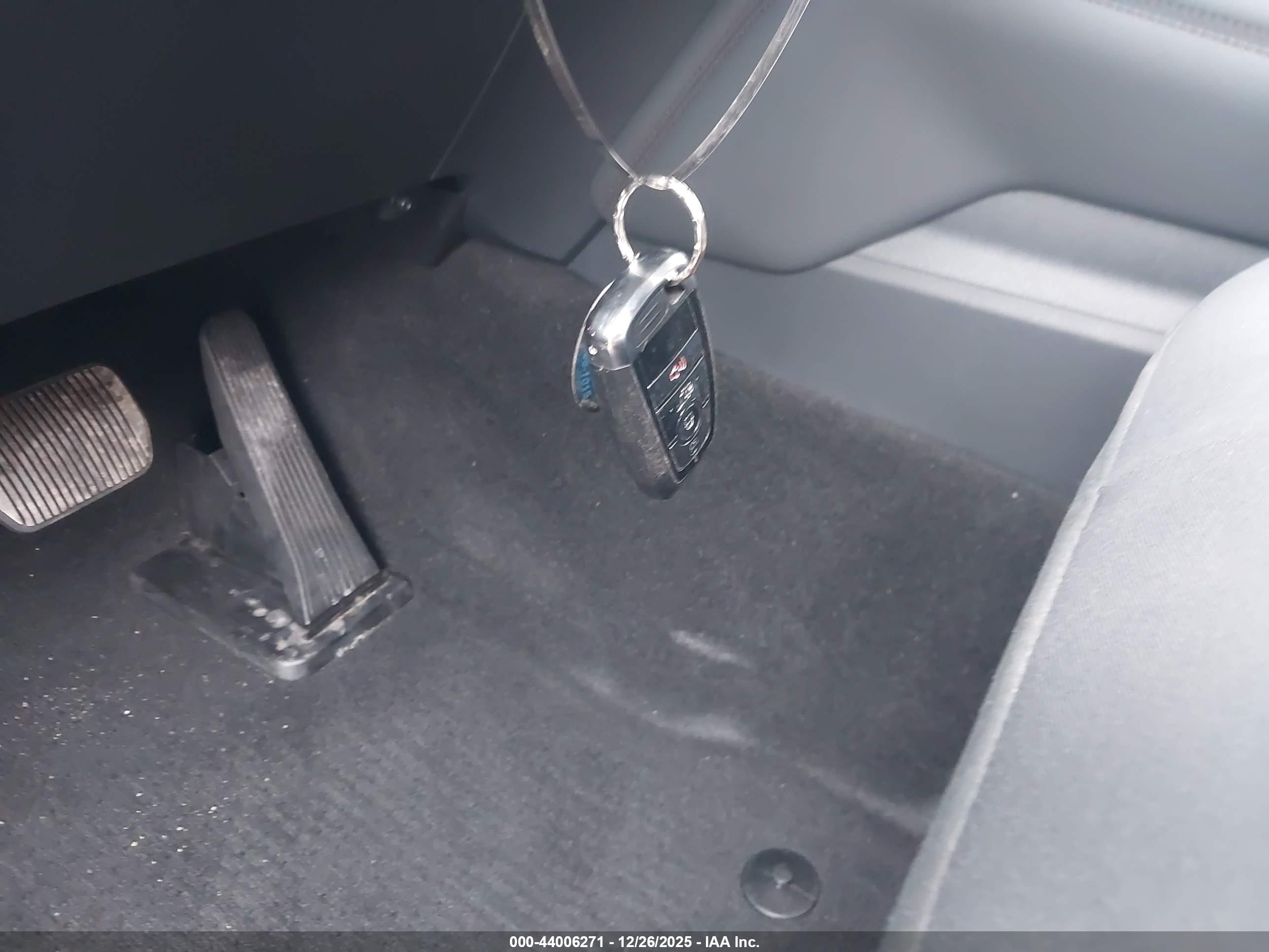 FORD EXPLORER image 11