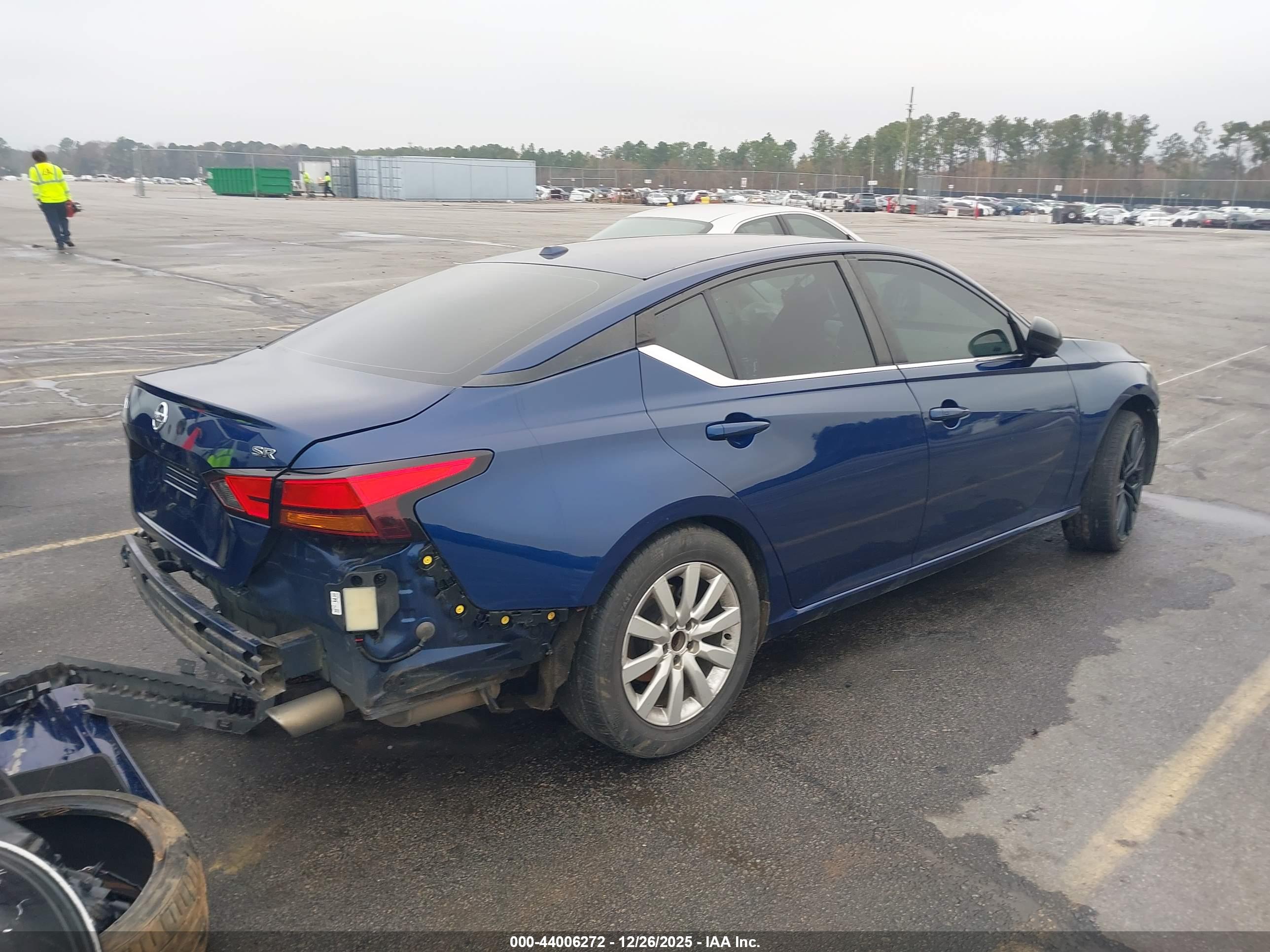 NISSAN ALTIMA image 4
