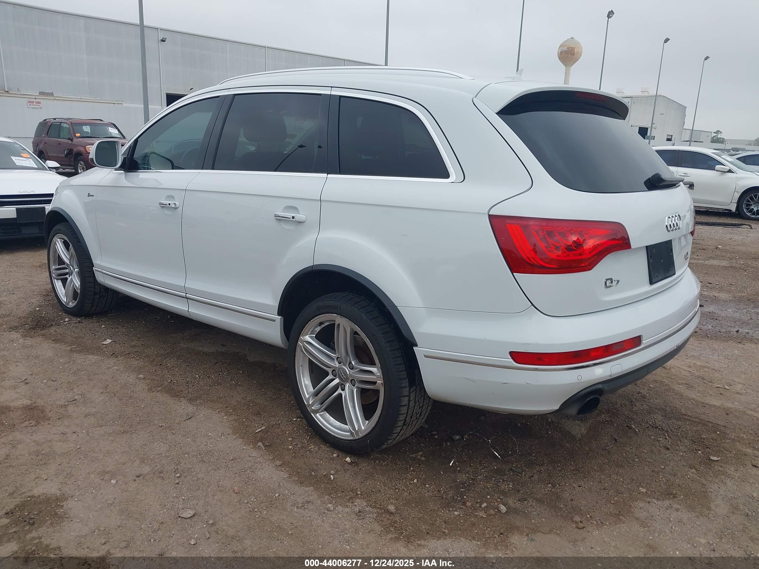 AUDI Q7 image 3