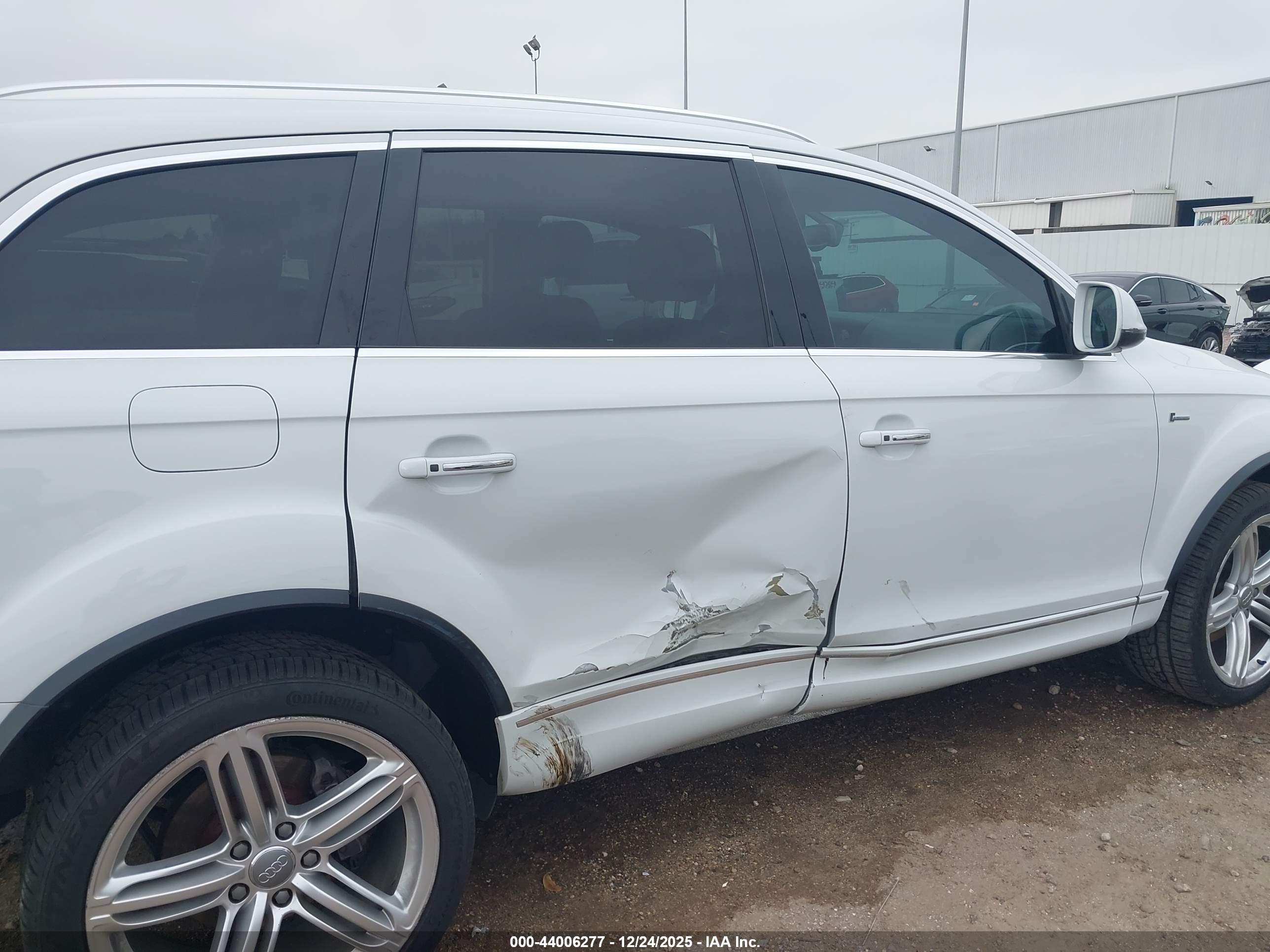 AUDI Q7 image 6