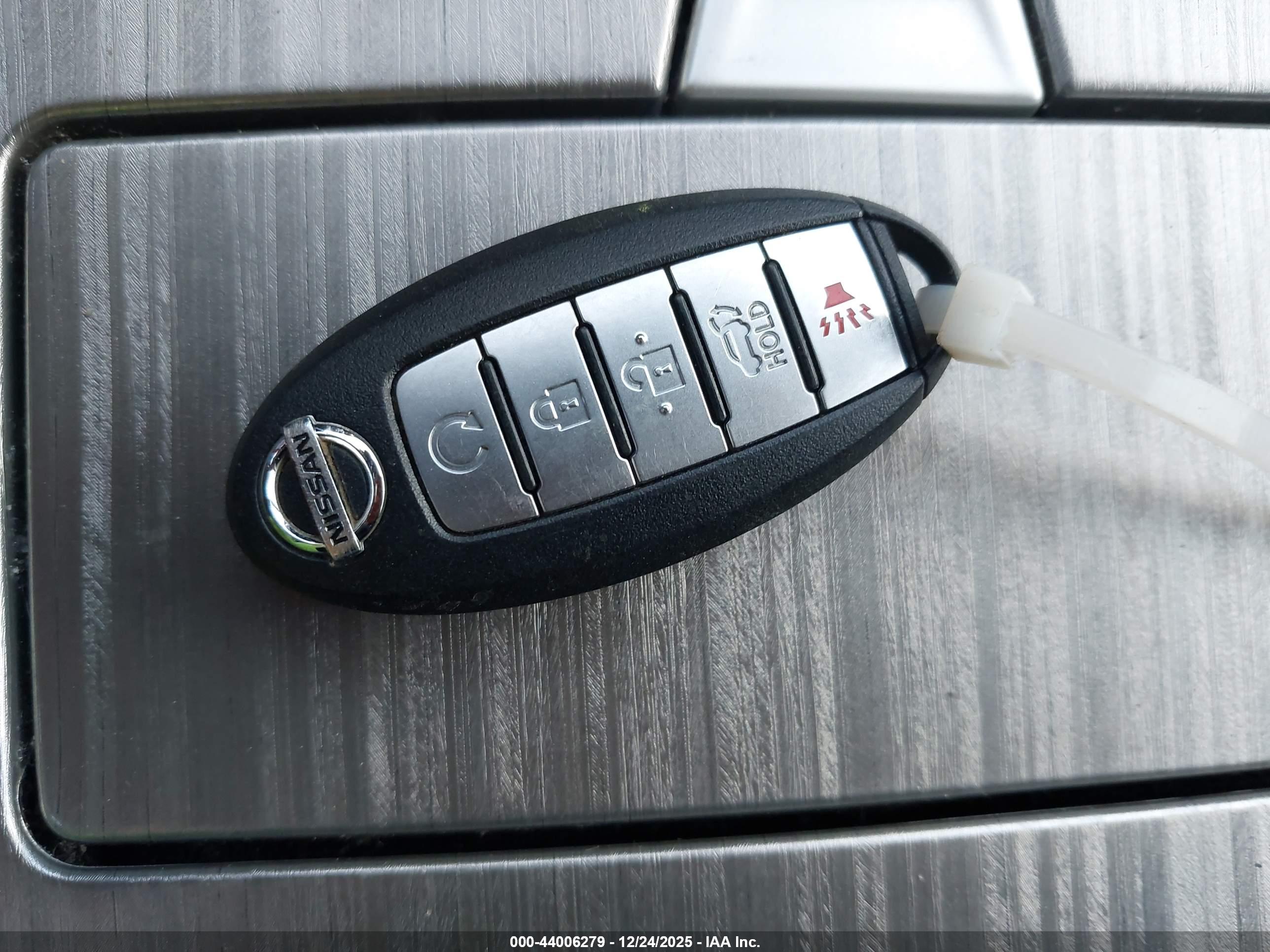 NISSAN MURANO image 11