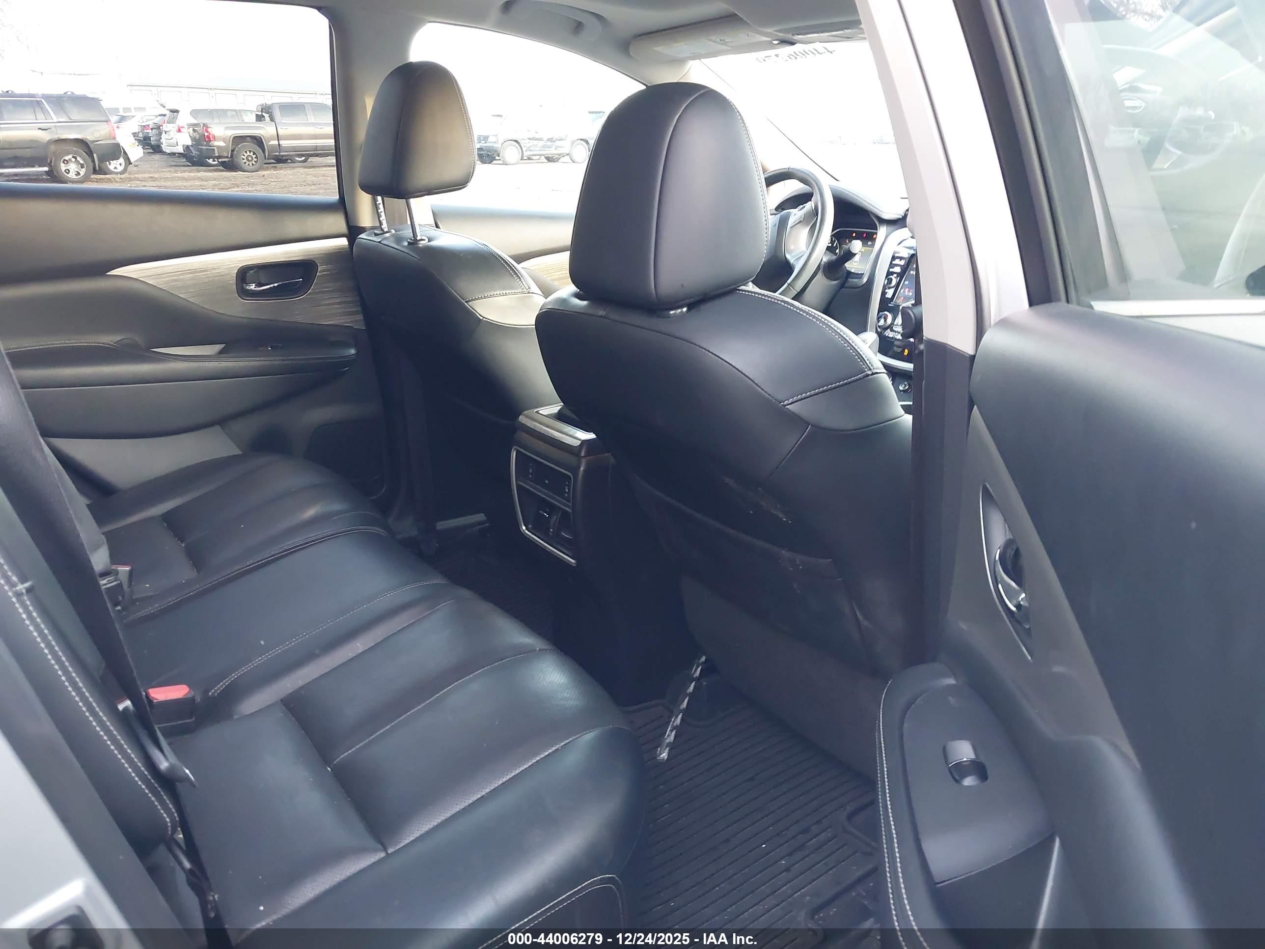 NISSAN MURANO image 8