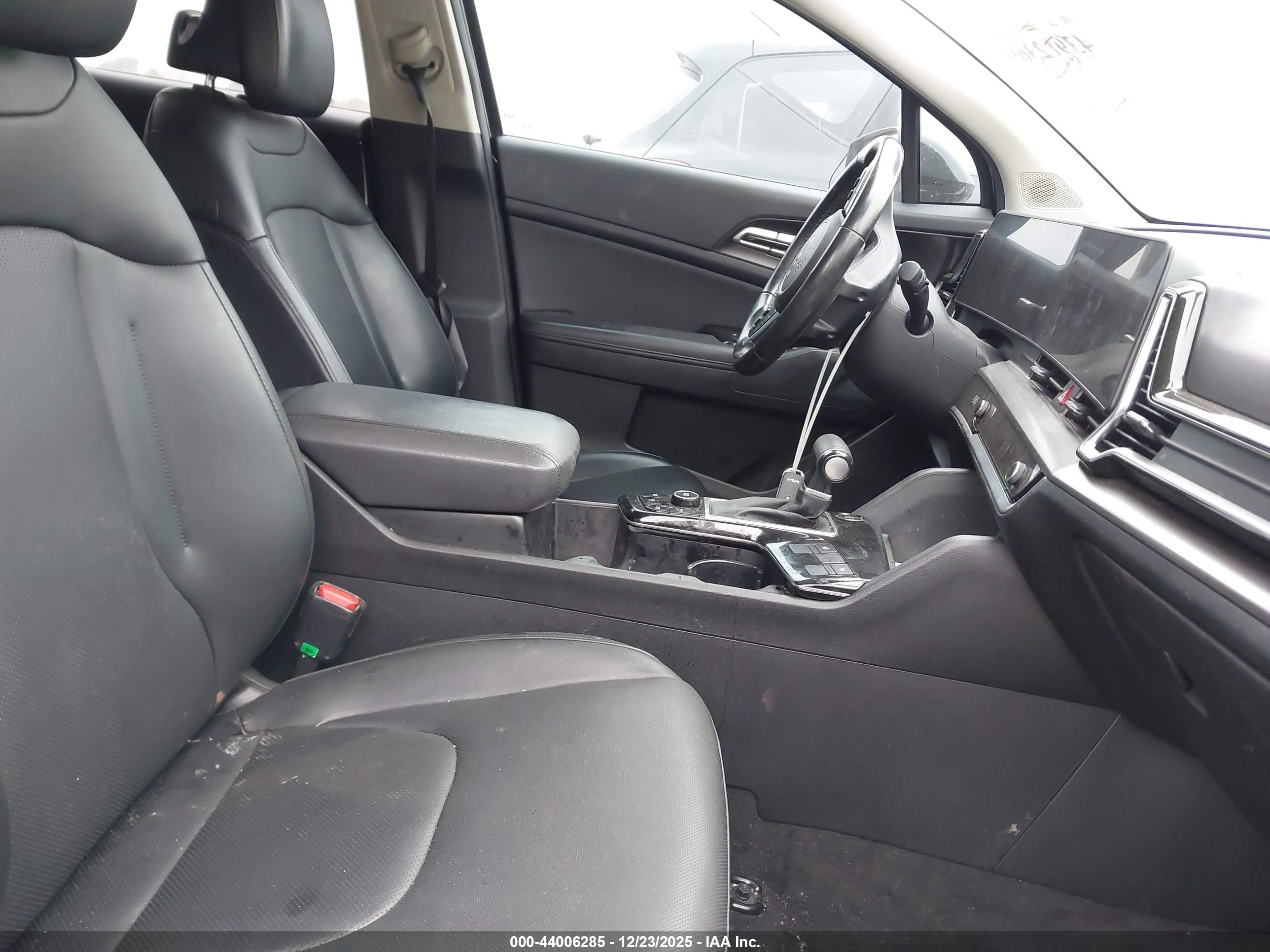 KIA SPORTAGE image 5