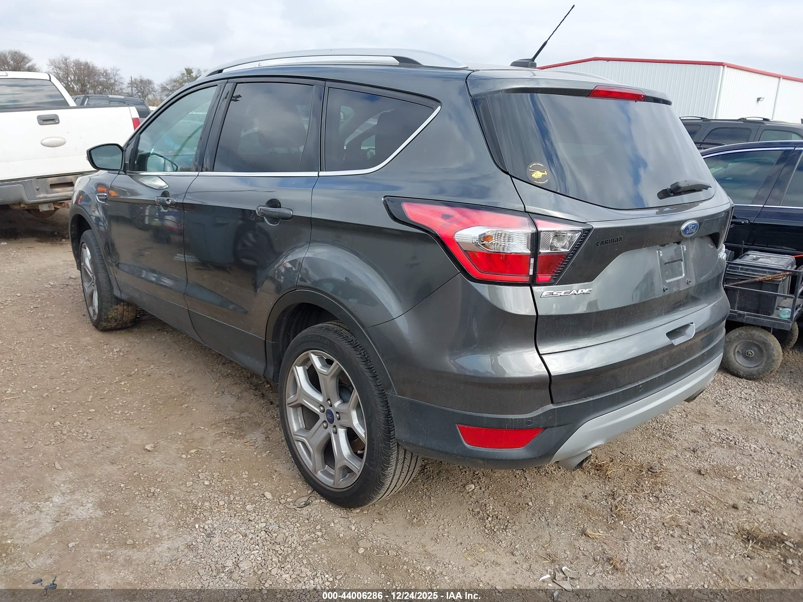 FORD ESCAPE image 3