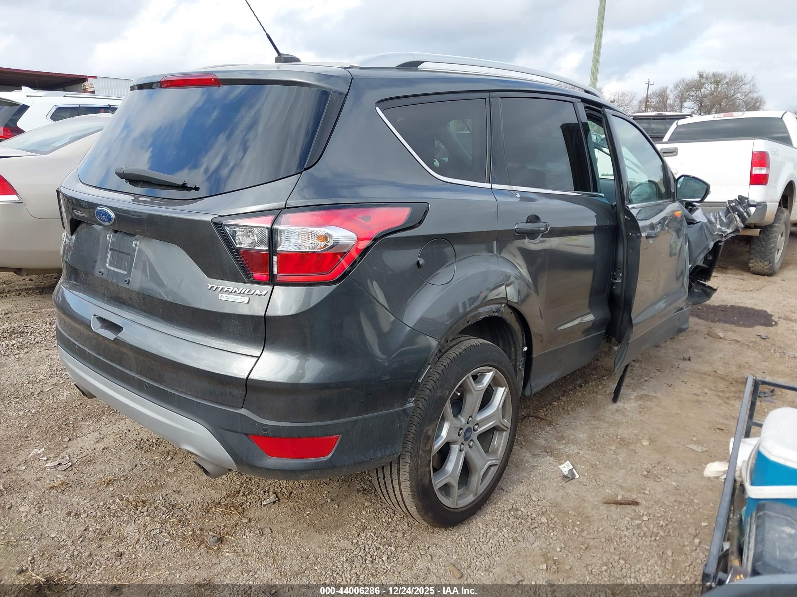 FORD ESCAPE image 4