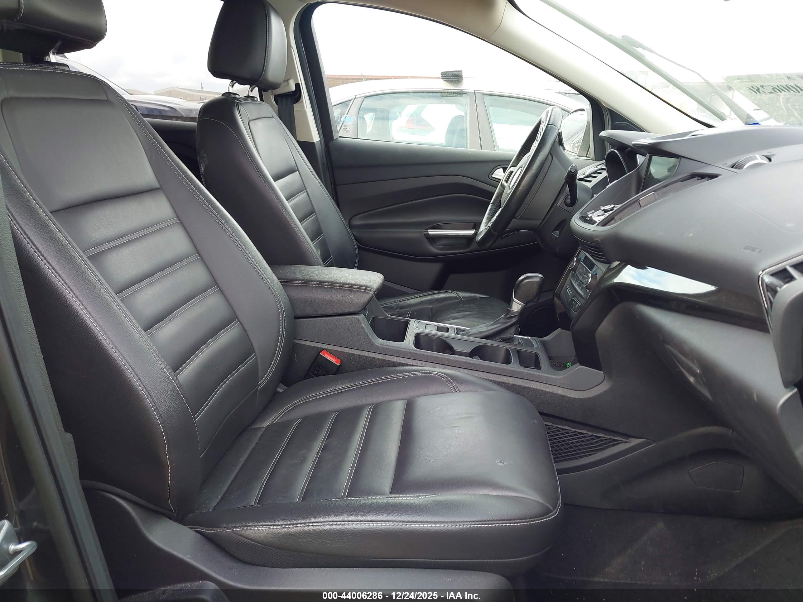FORD ESCAPE image 5