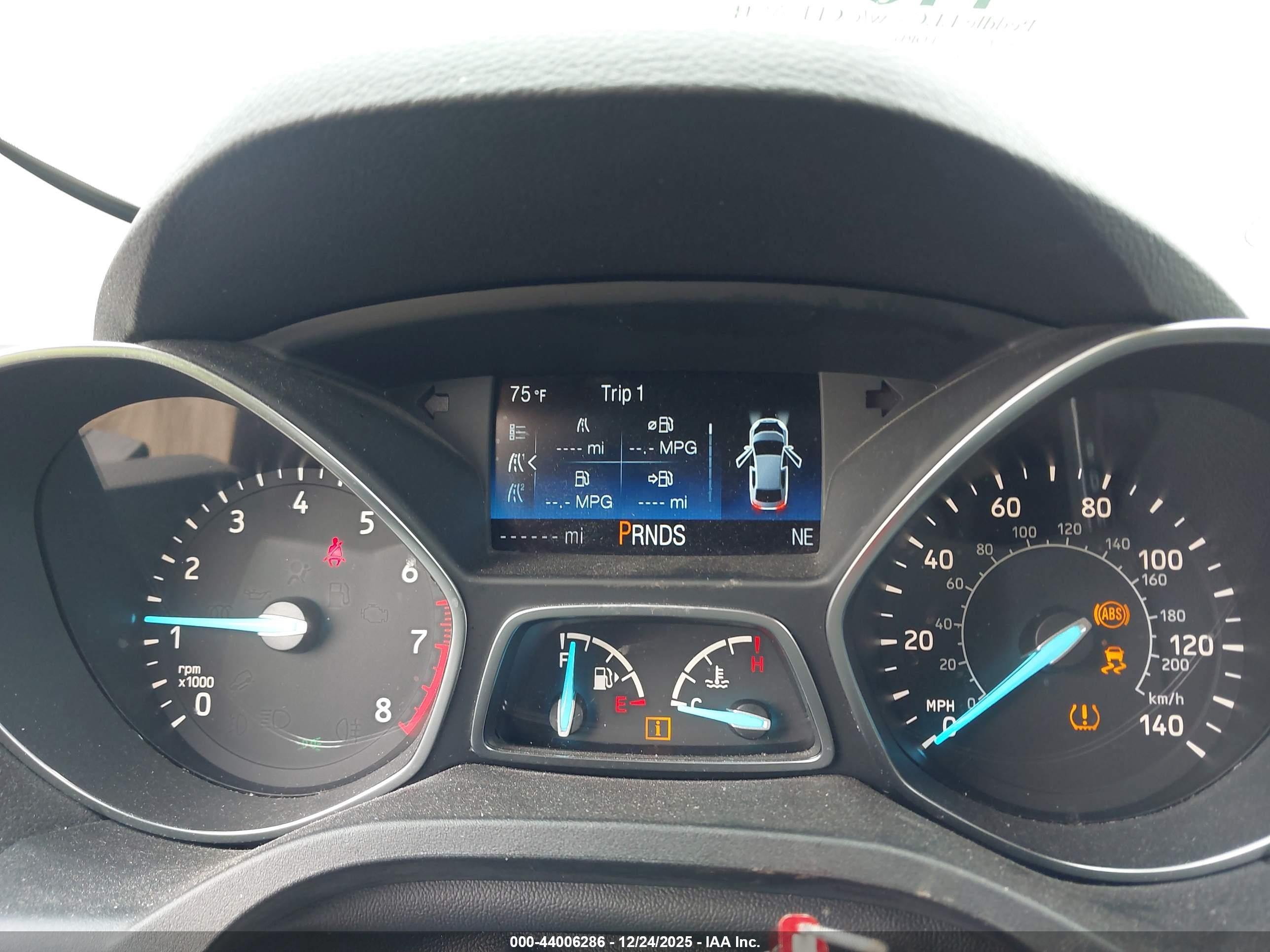 FORD ESCAPE image 7