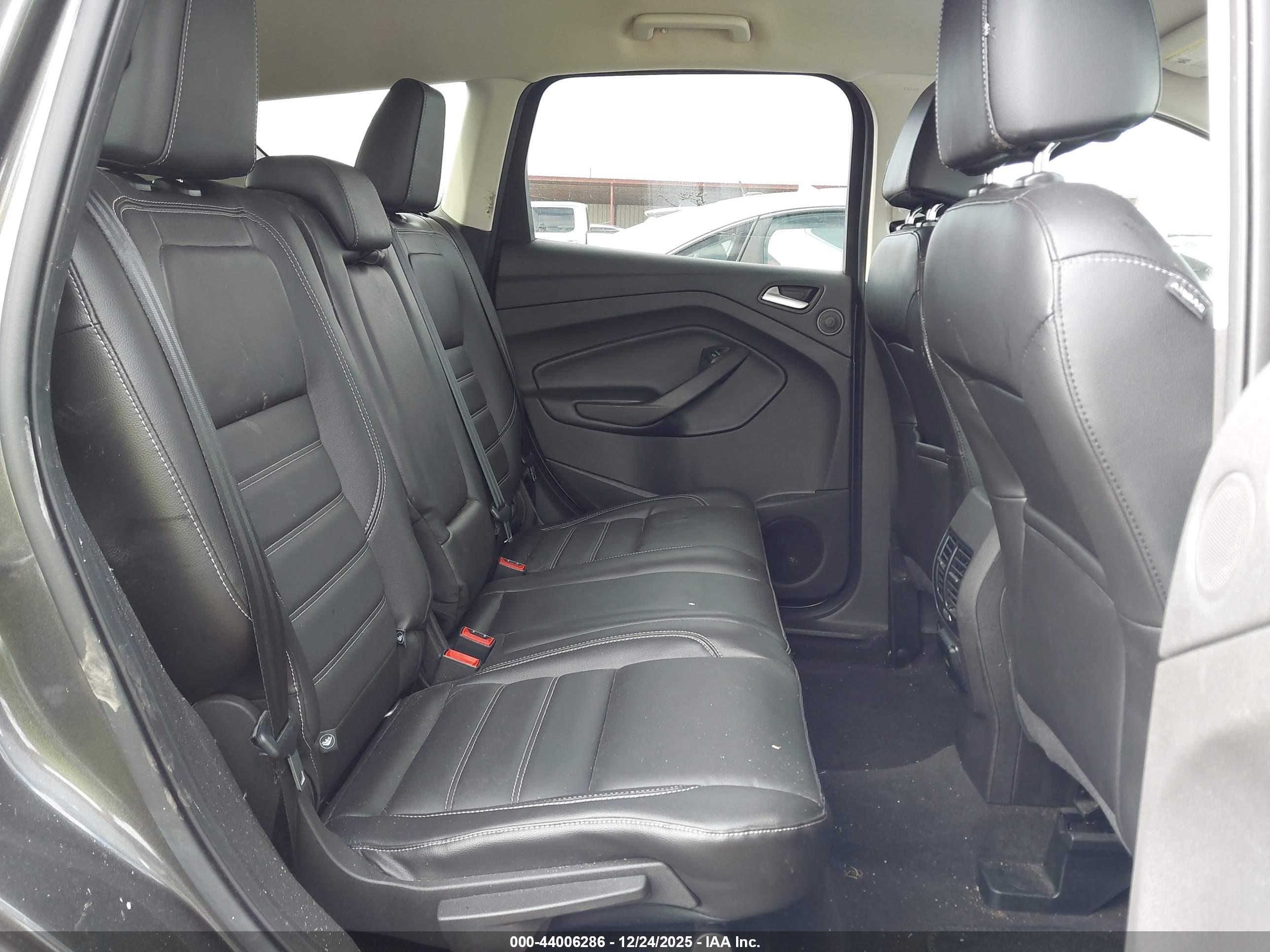 FORD ESCAPE image 8