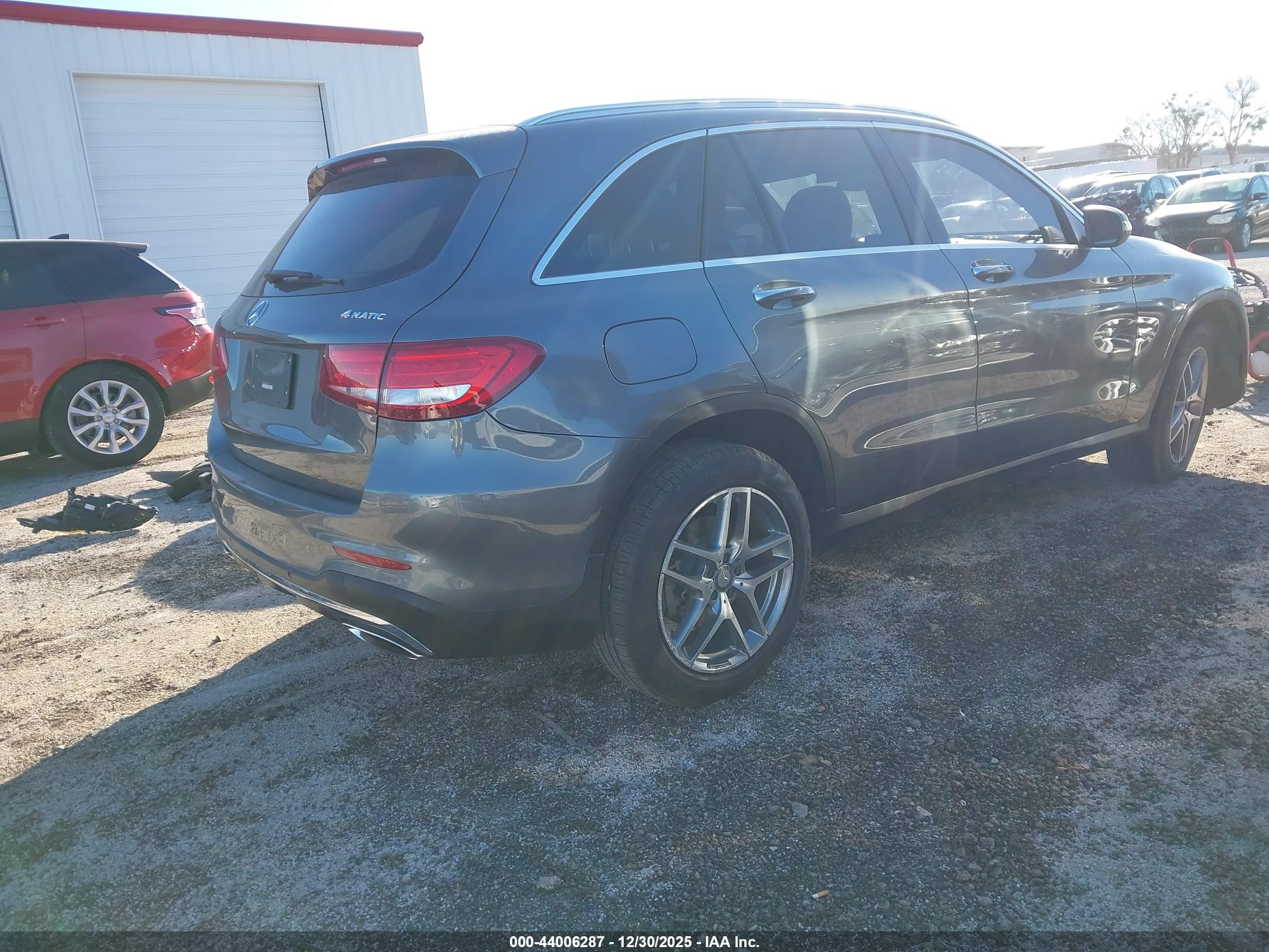 MERCEDES-BENZ GLC image 4