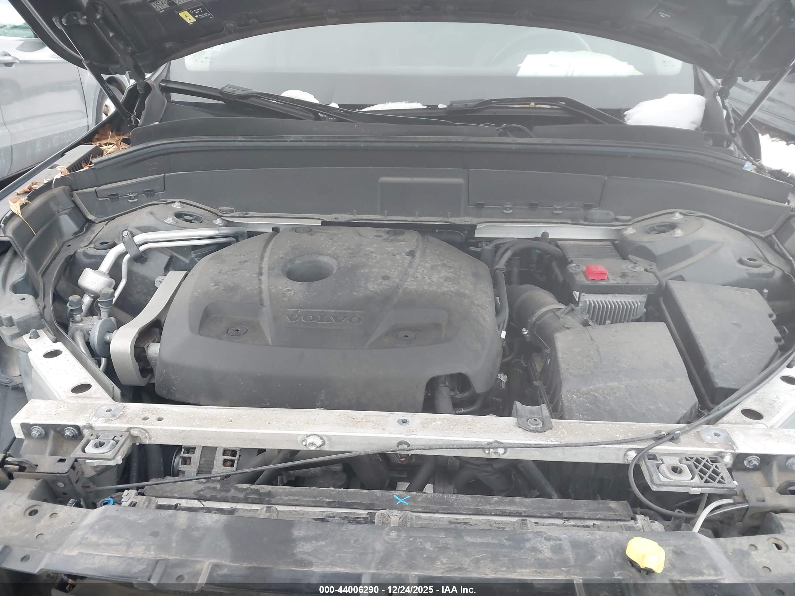 VOLVO XC90 image 10