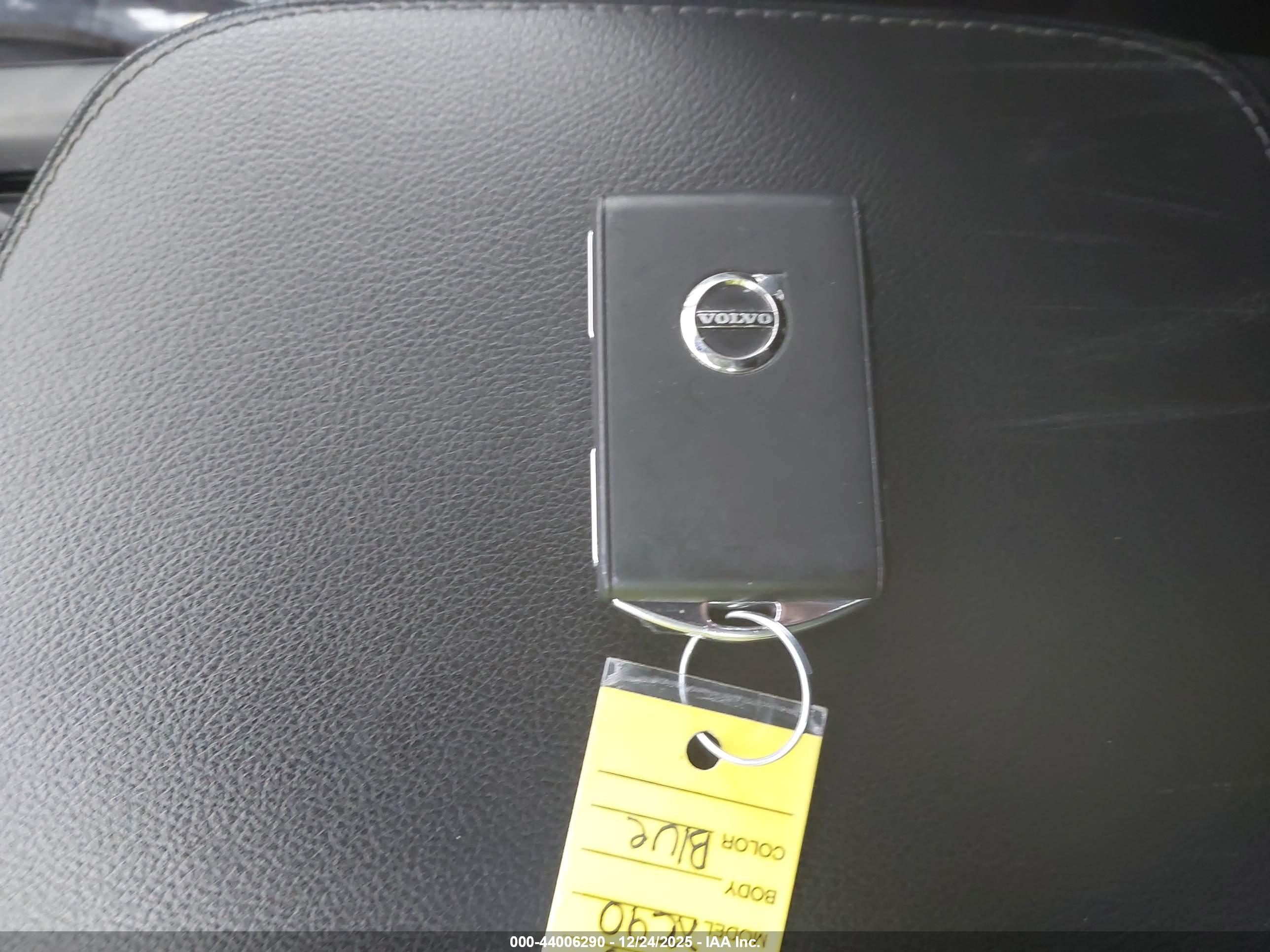 VOLVO XC90 image 11