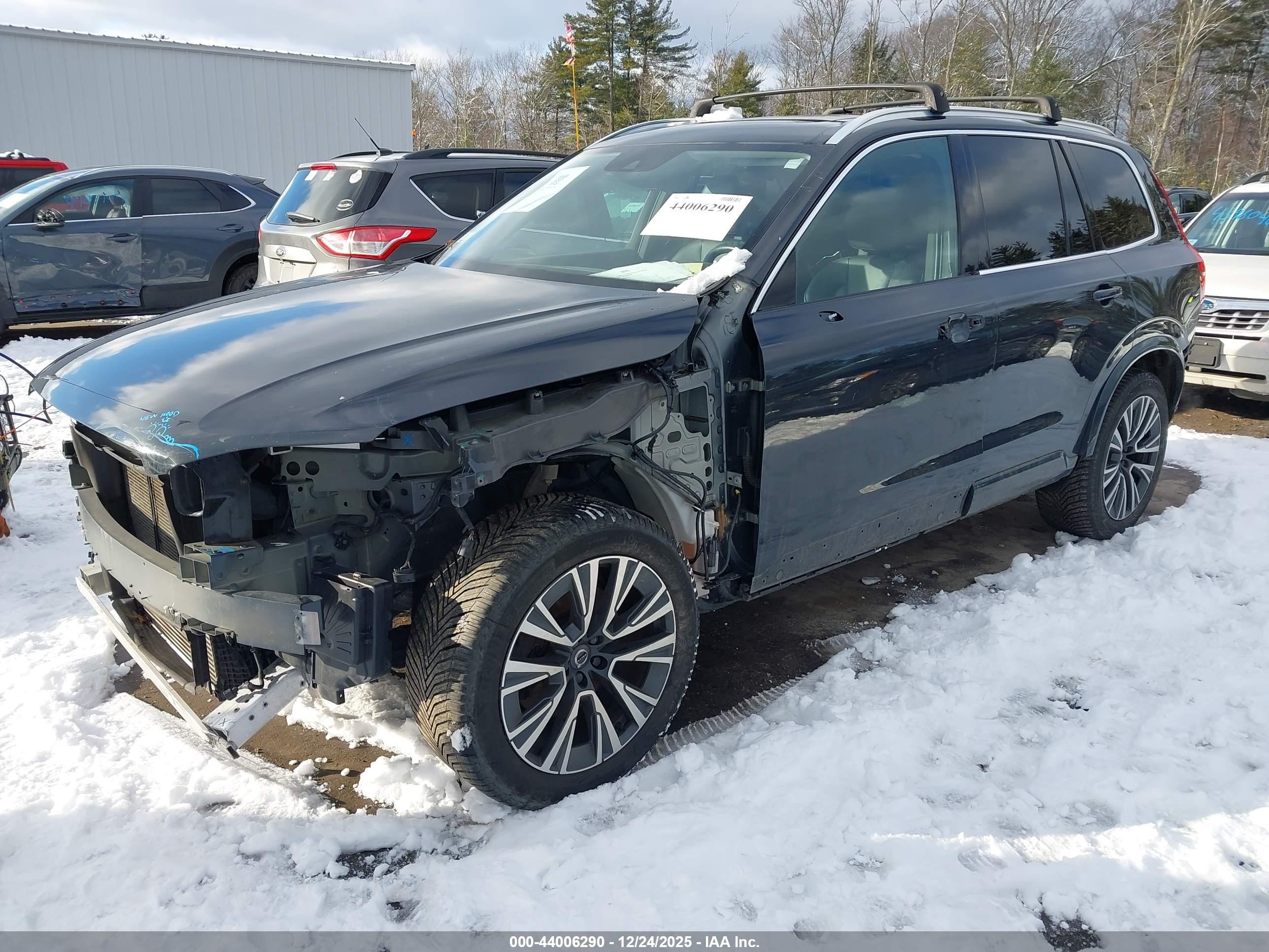 VOLVO XC90 image 2