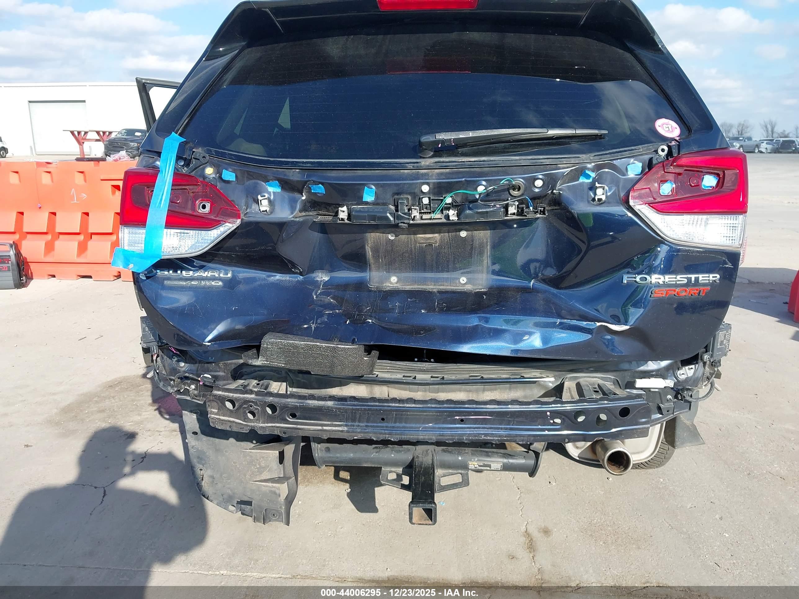 SUBARU FORESTER image 6
