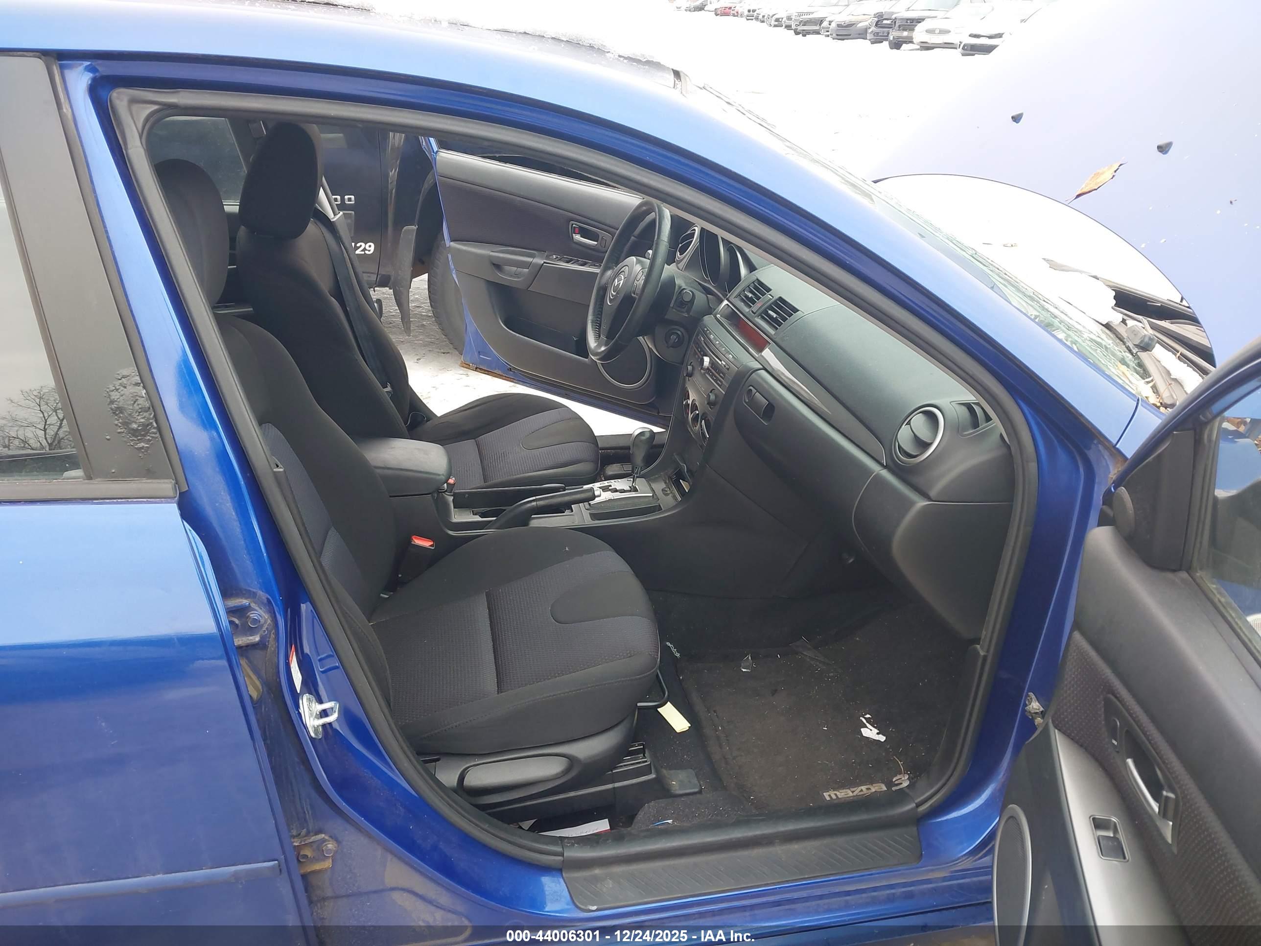 MAZDA MAZDA3 image 5