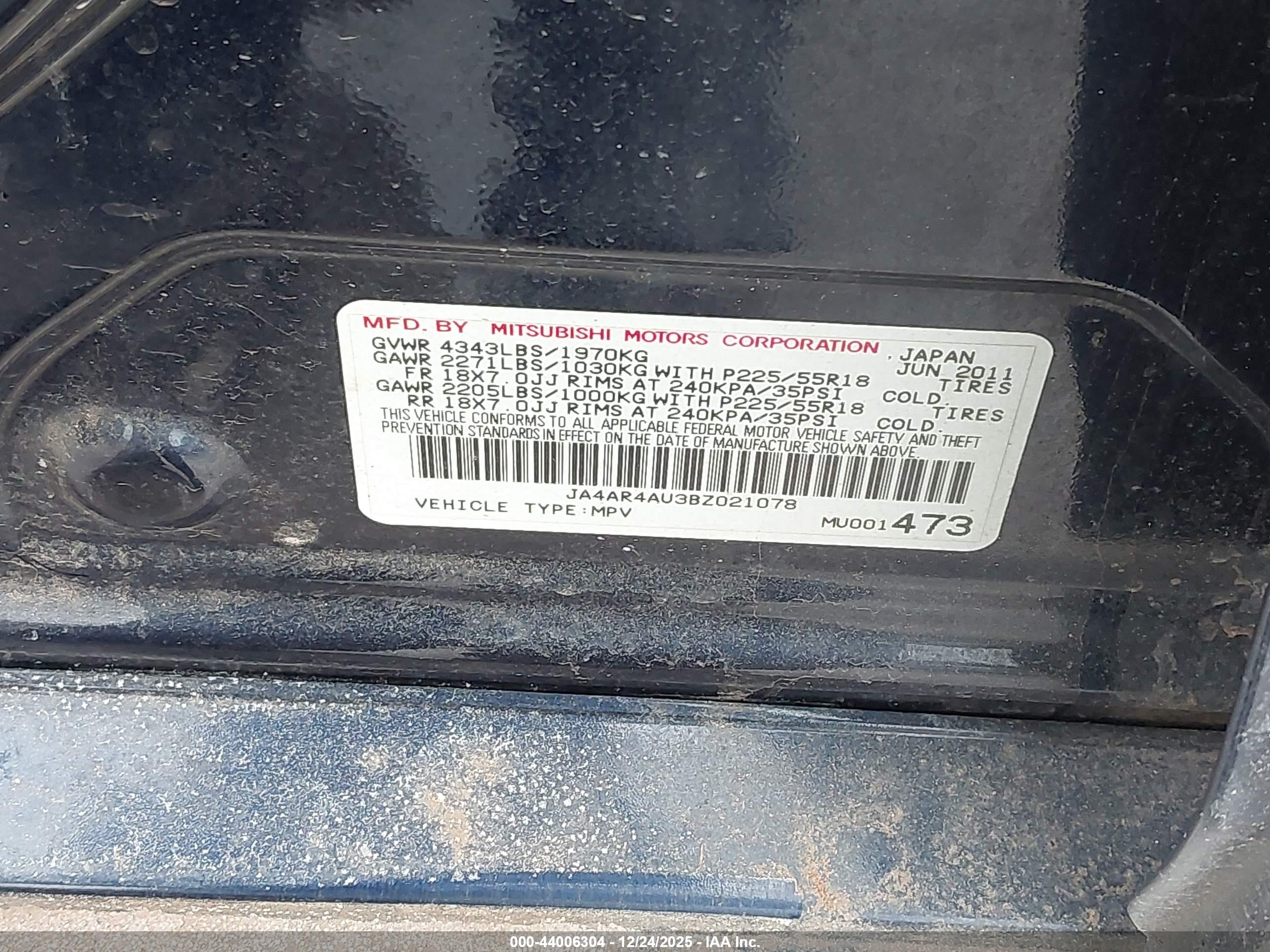 MITSUBISHI OUTLANDER image 9