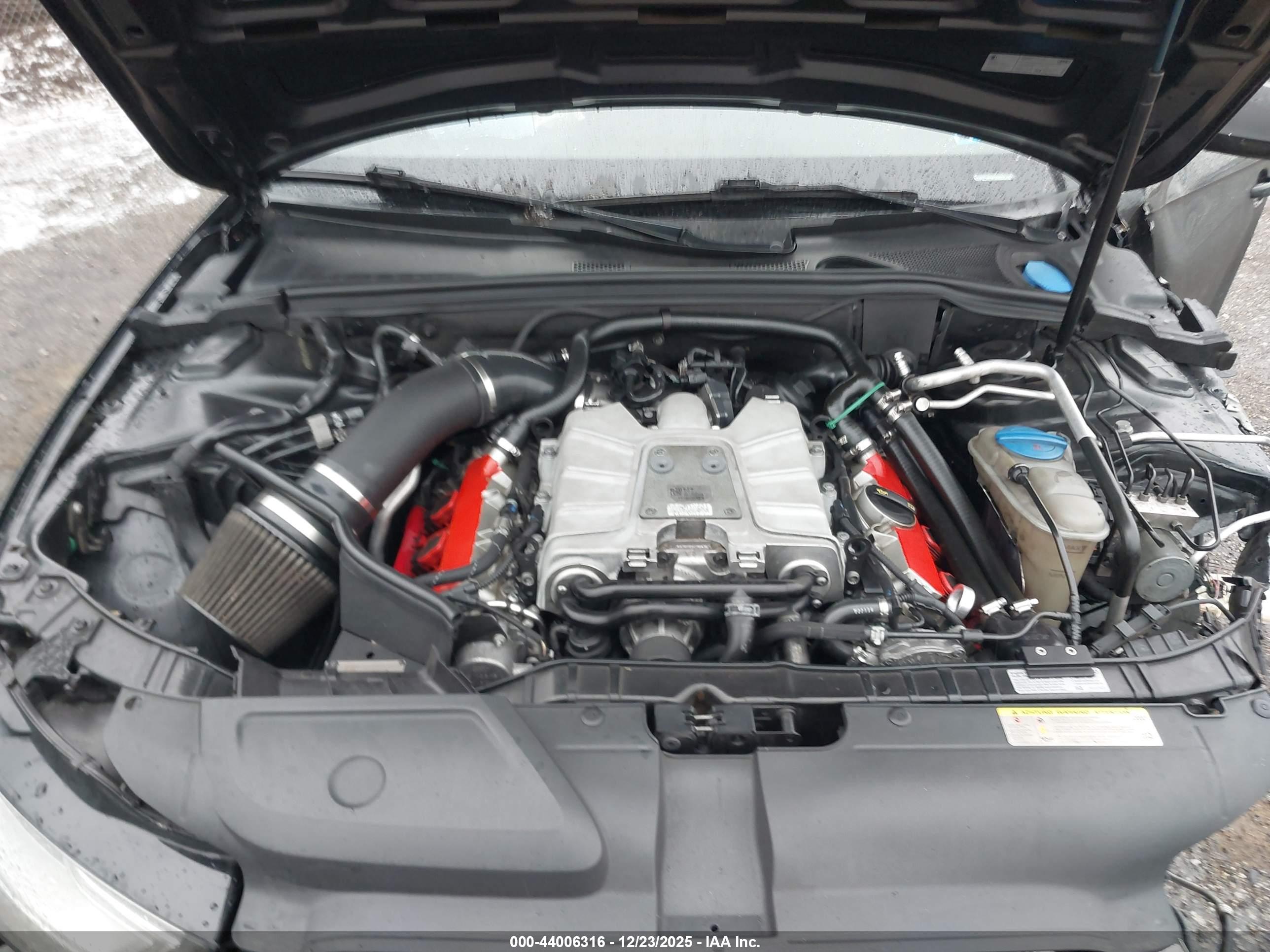 AUDI S4 image 10