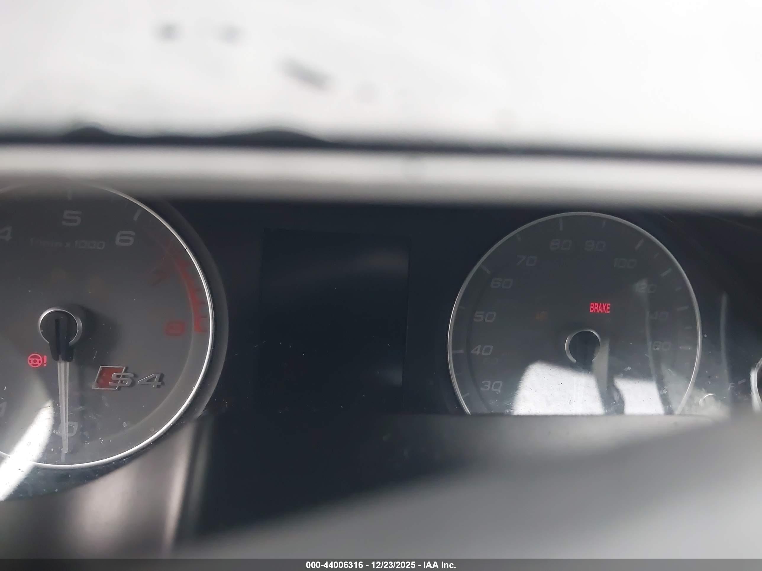 AUDI S4 image 7