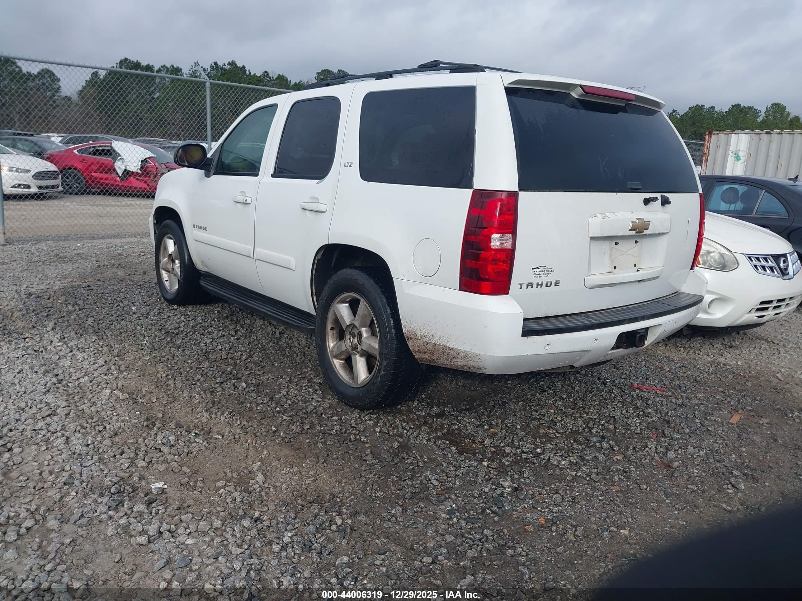 CHEVROLET TAHOE image 3