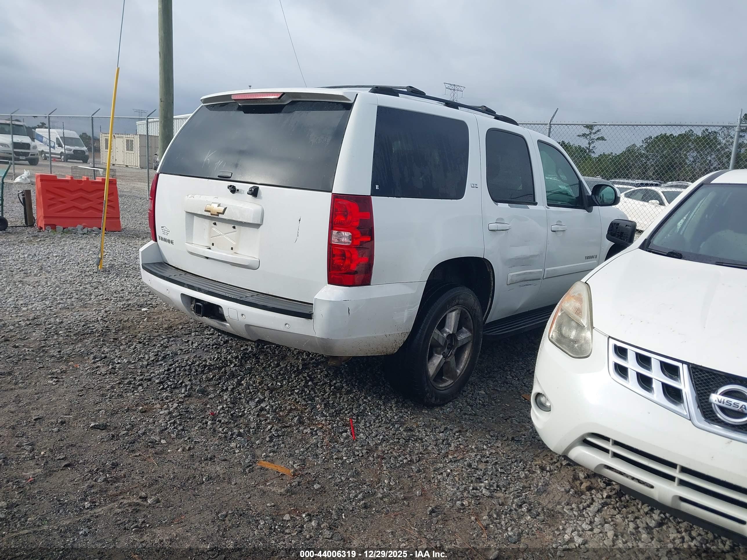 CHEVROLET TAHOE image 4