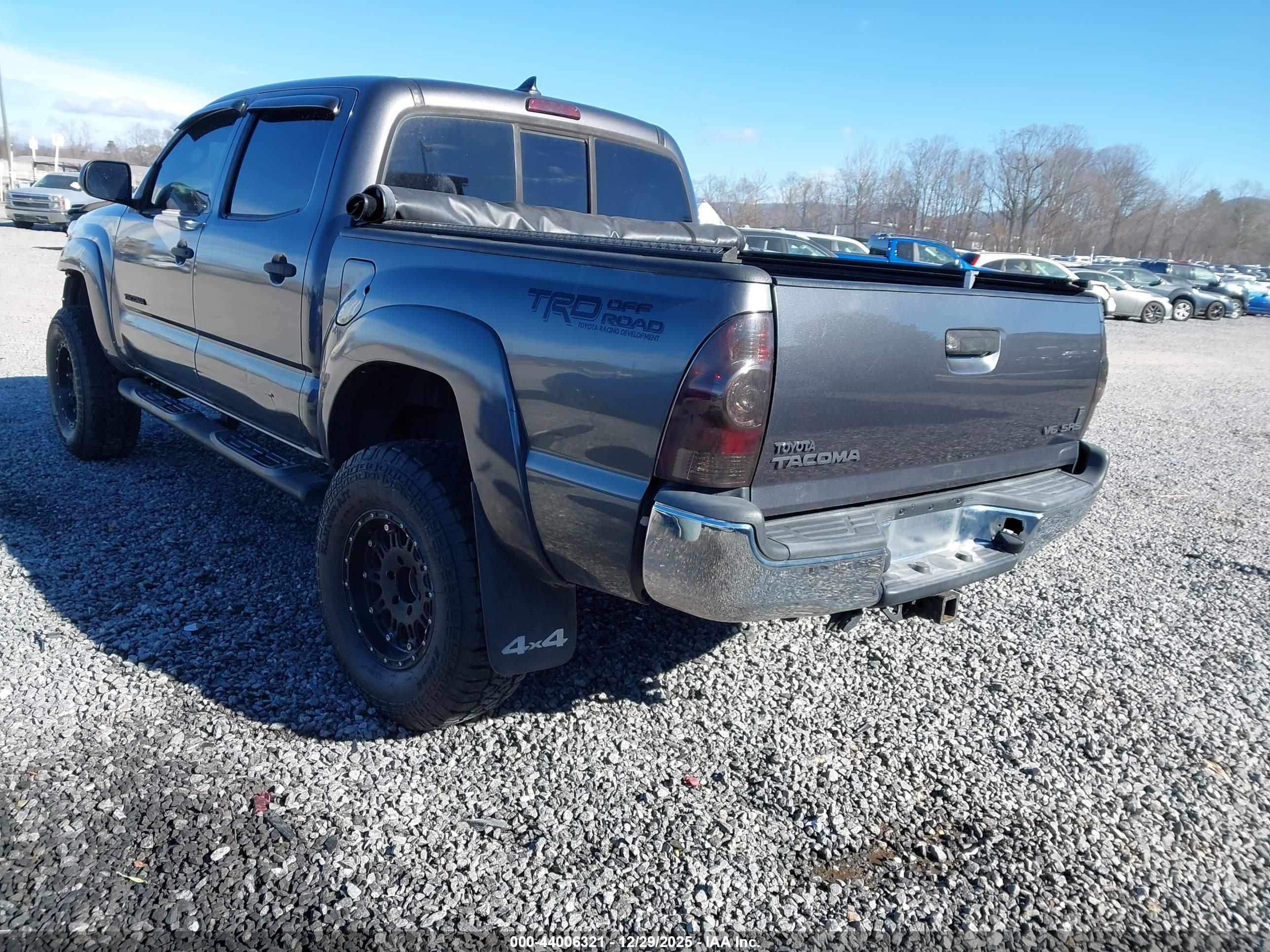 TOYOTA TACOMA image 3