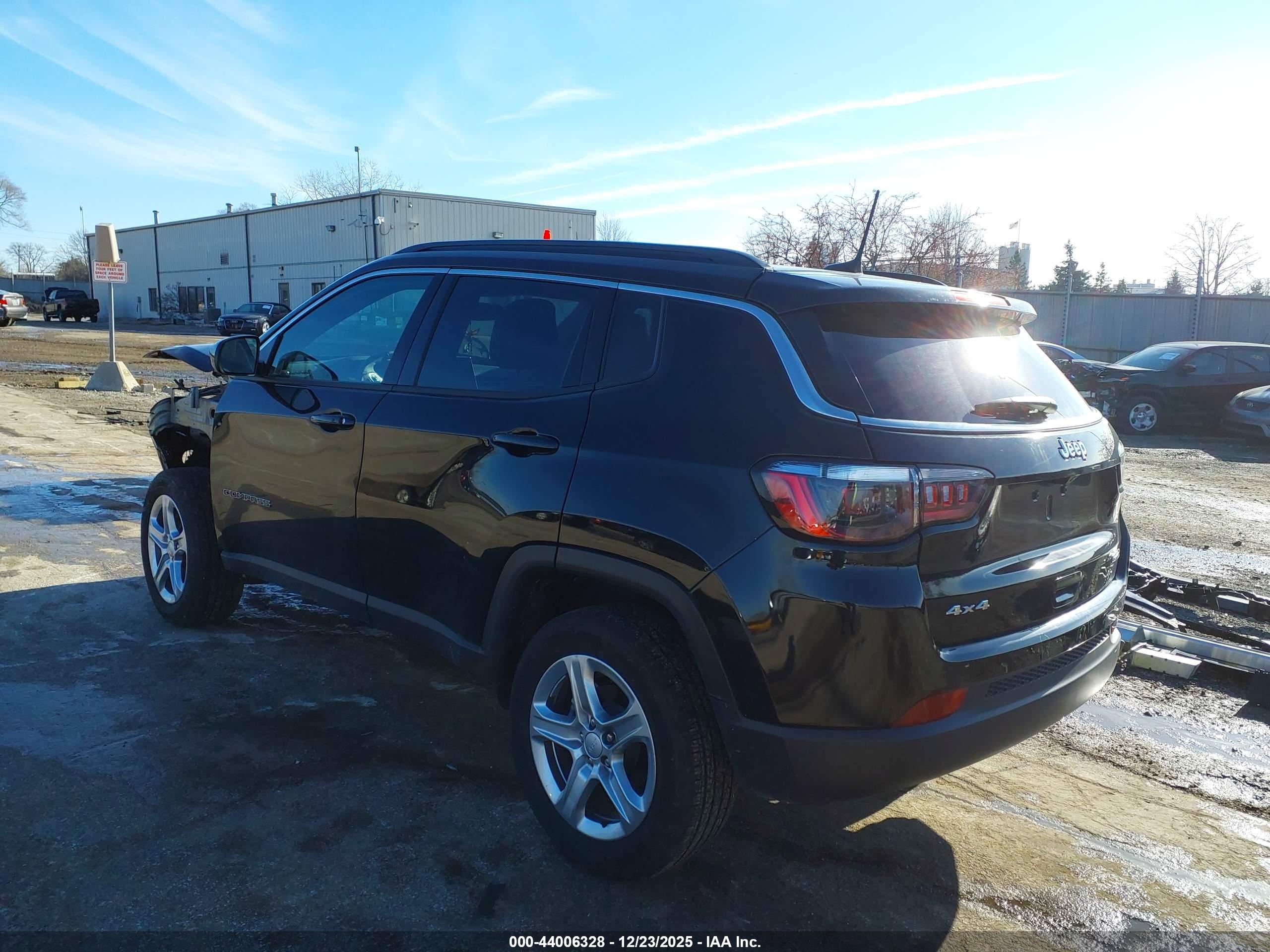 JEEP COMPASS image 3