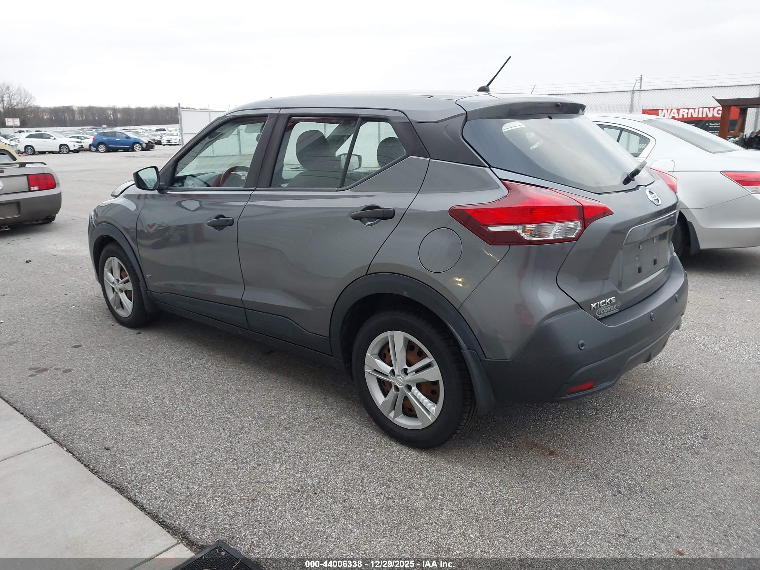 NISSAN KICKS image 3