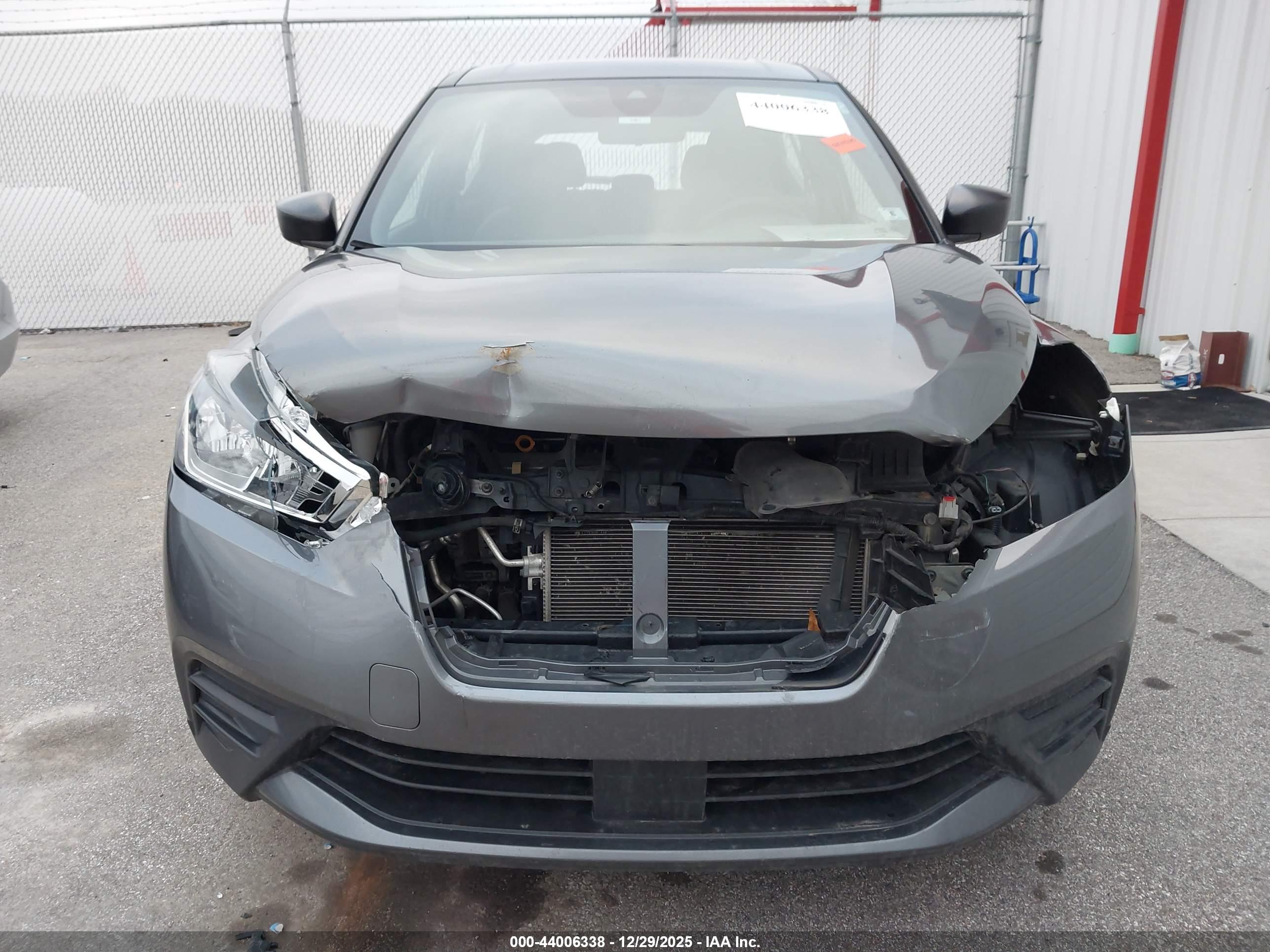 NISSAN KICKS image 6