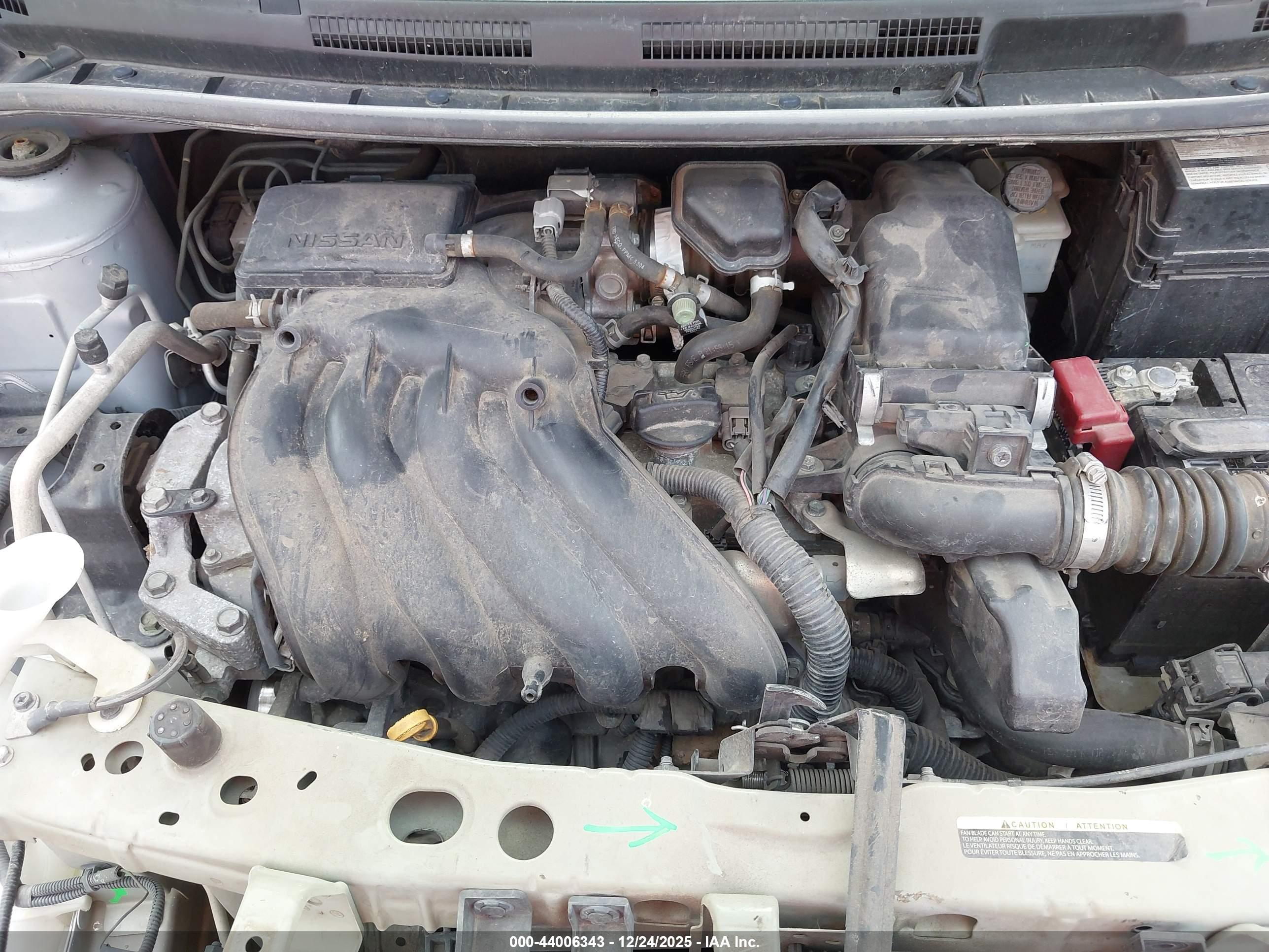 NISSAN VERSA image 10