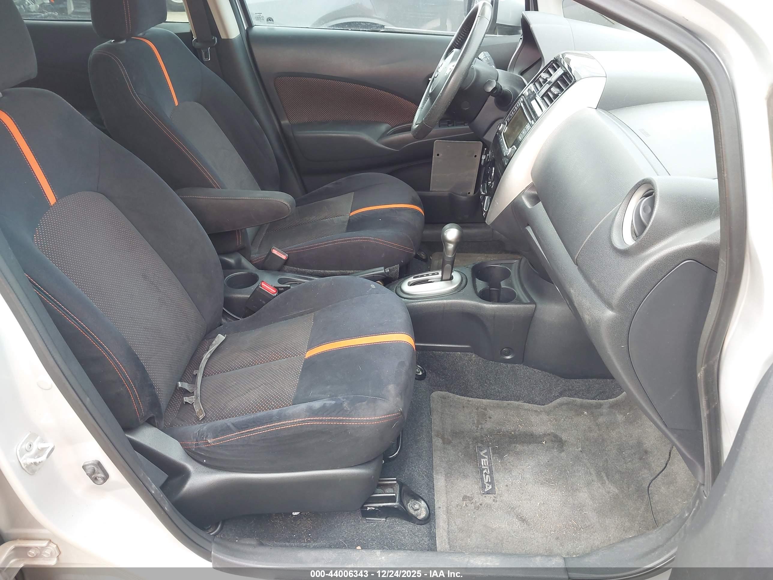 NISSAN VERSA image 5