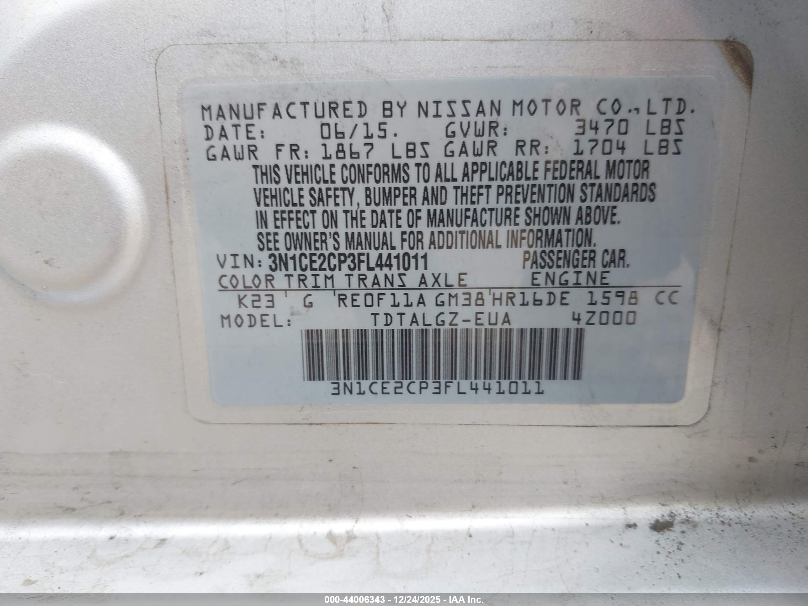 NISSAN VERSA image 9