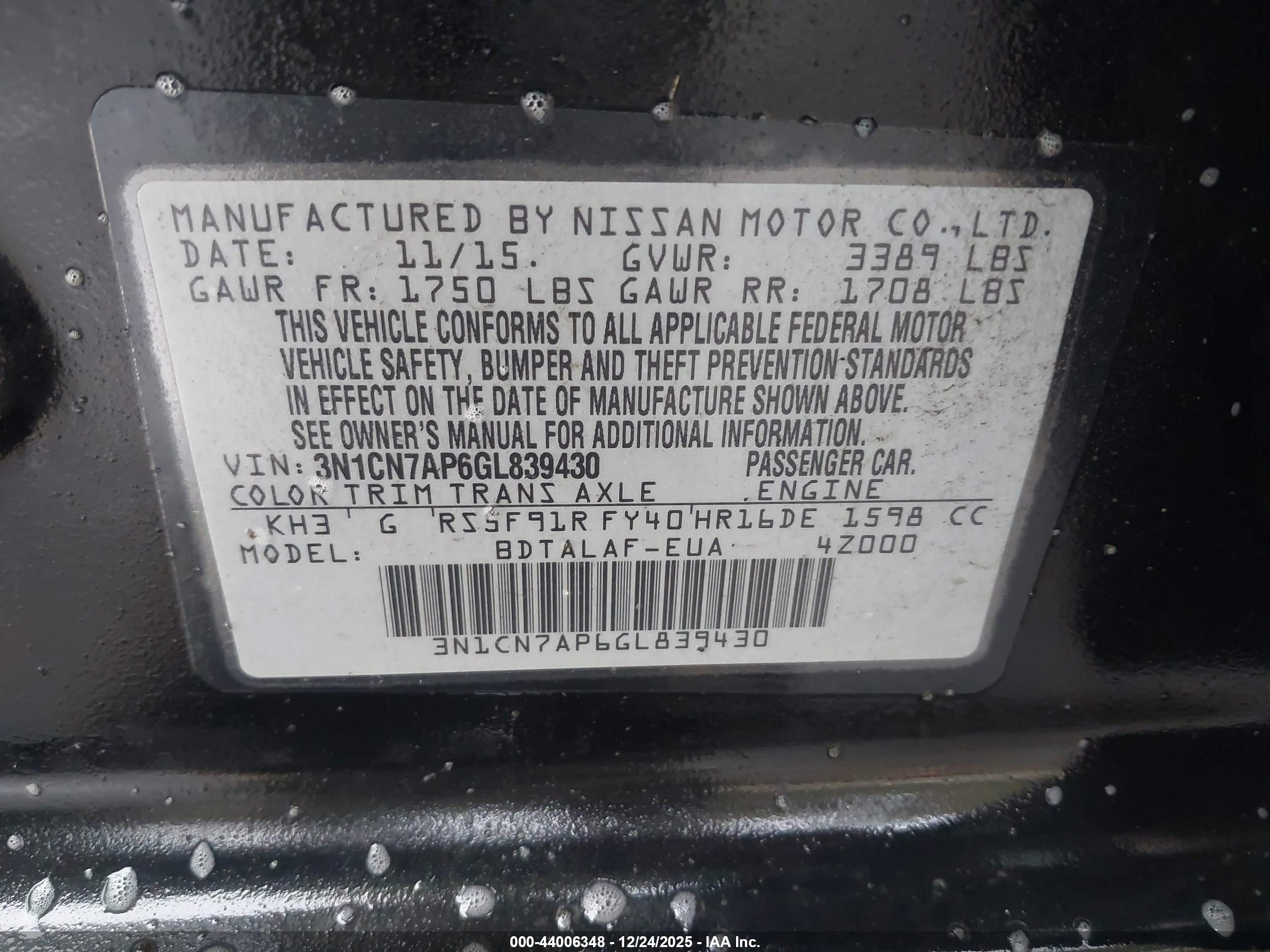 NISSAN VERSA image 9